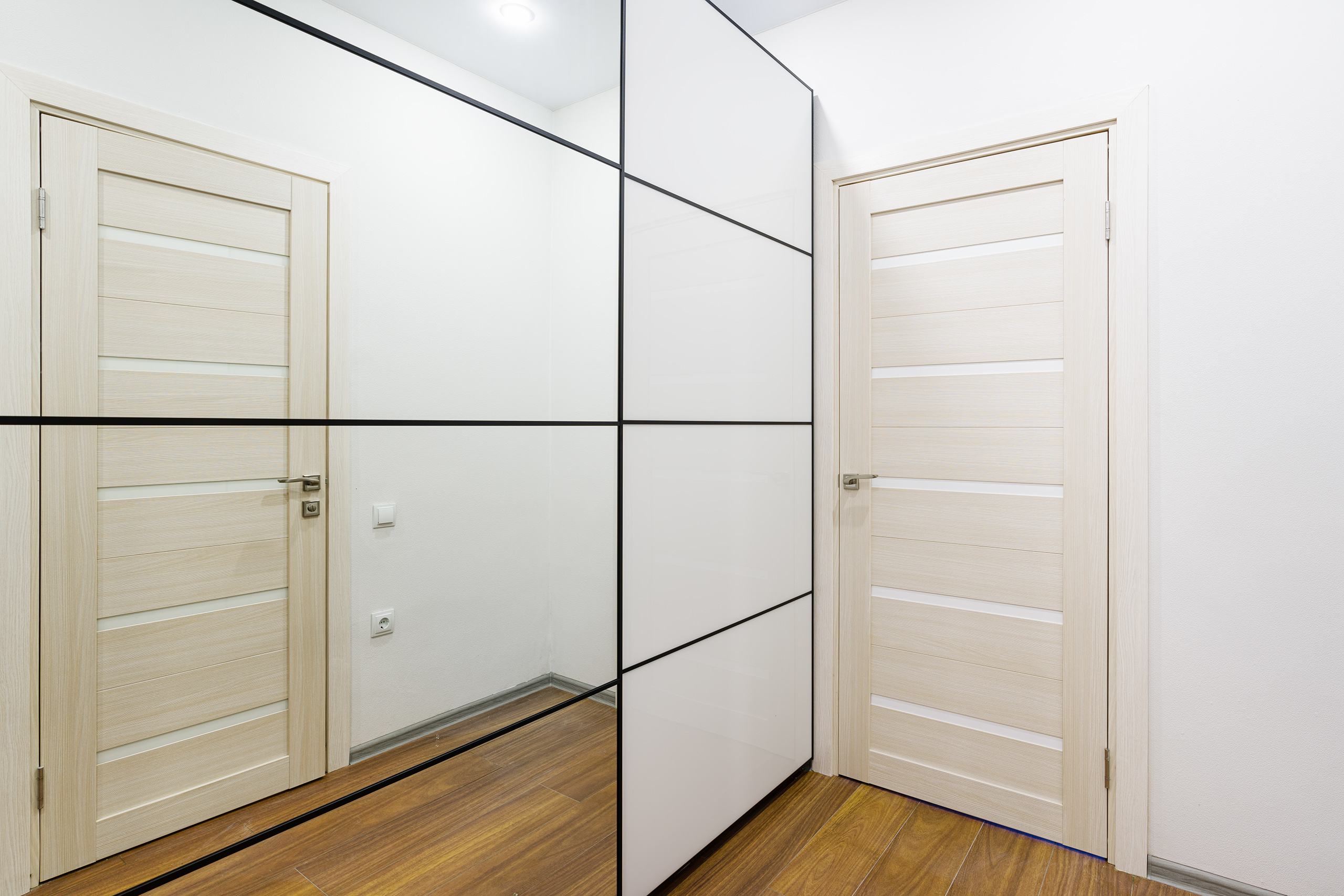 Демонстрационная квартира в ЖК «Форт Адмирал» - Туапсе - фото 7 - интерьер прихожей