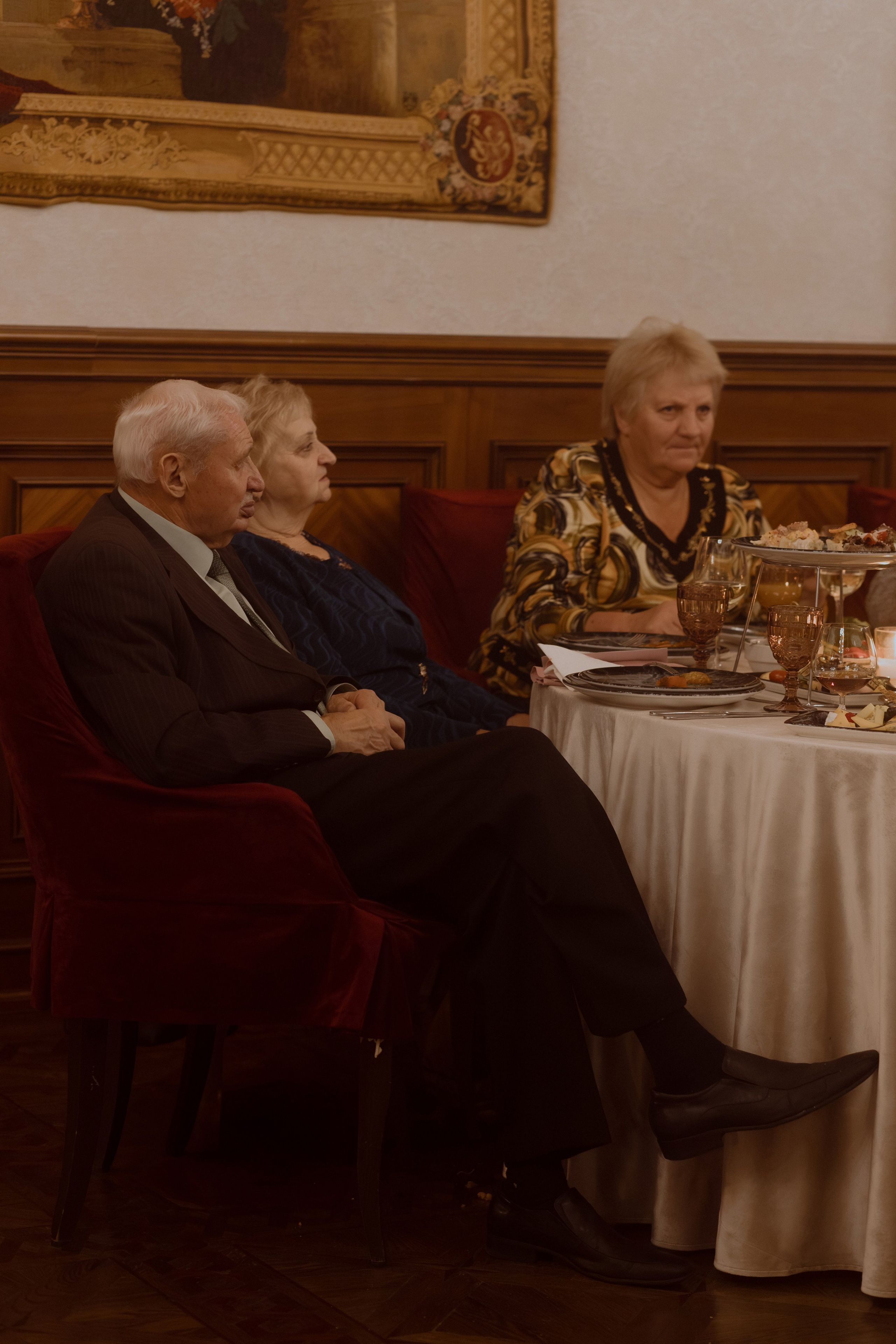 Welcome back to your own dinner party. Фотограф Лия Козловская Минск