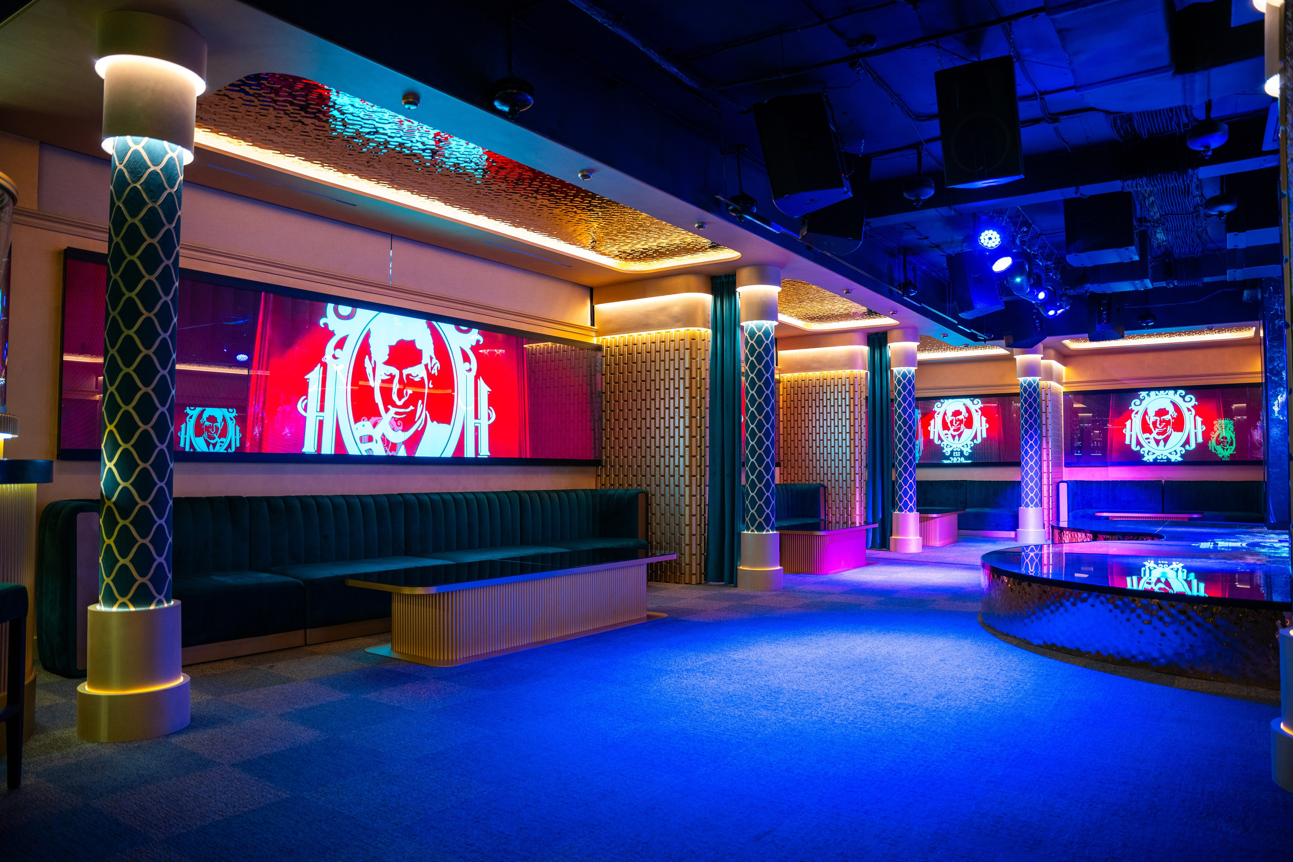 Фотосъемка интерьера стриптиз-клуба Hefner — элитный клуб Краснодара. Интерьерная фотосъемка клуба Hefner в Краснодаре — профессионально. Шедевры для Вас! Фотограф и Видеограф в Краснодаре Пахиев Руслан