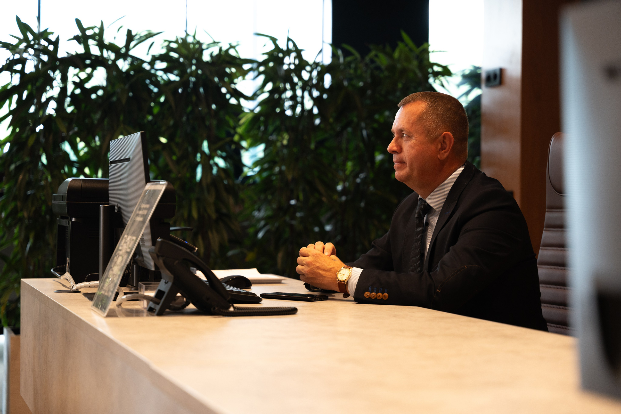 Интерьерная фотосъемка автосалона Elrus в Краснодаре. Zeekr, LiXiang Профессиональная фотосъемка интерьера премиум-автосалона в Краснодаре. Шедевры для Вас! Фотограф и Видеограф в Краснодаре Пахиев Руслан