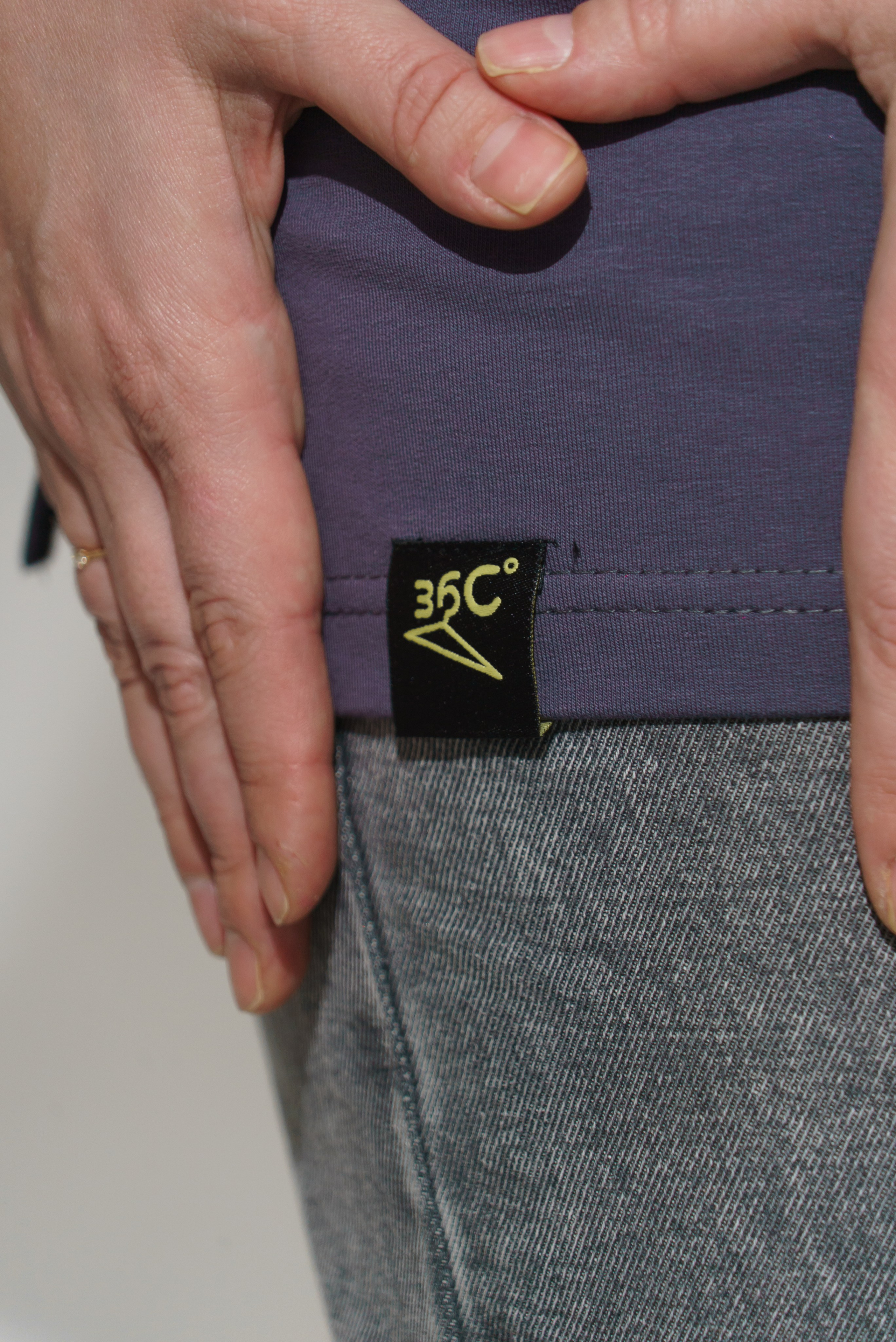 Предметная фотосъемка одежды для Wildberries и Ozon — бренды Краснодара. Фото и видеосъемка одежды для маркетплейсов Ozon, Wildberries. Шедевры для Вас! Фотограф и Видеограф в Краснодаре Пахиев Руслан