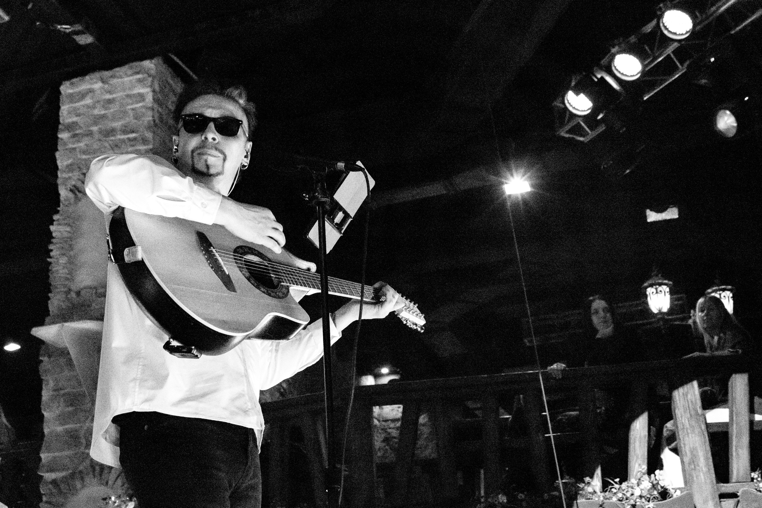 «Бумажный змей» в арт-ресторане «Балаган», Воронеж. Фотограф Наталья Мершина