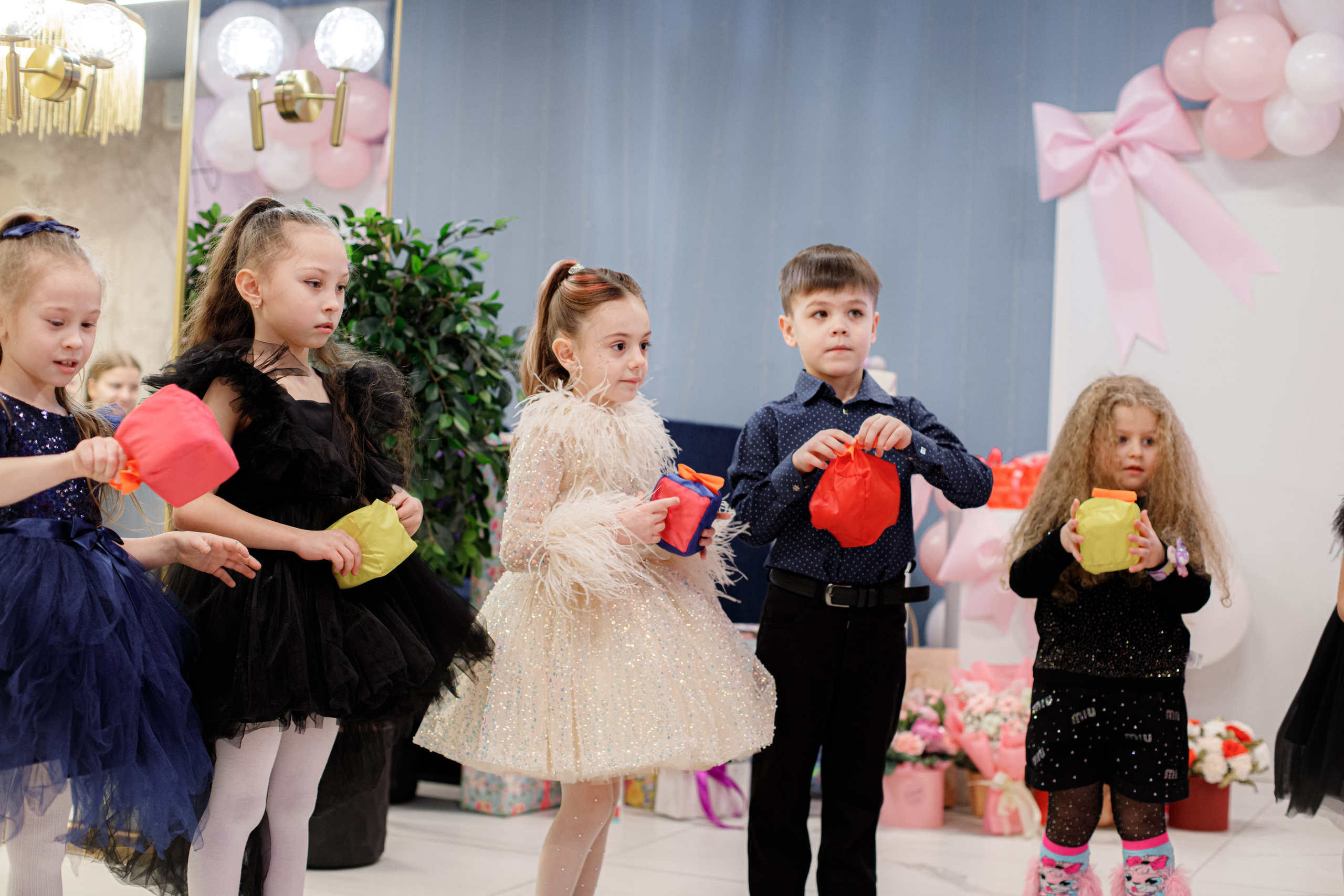 ASIA'S BIRTHDAY PARTY. Photokarish