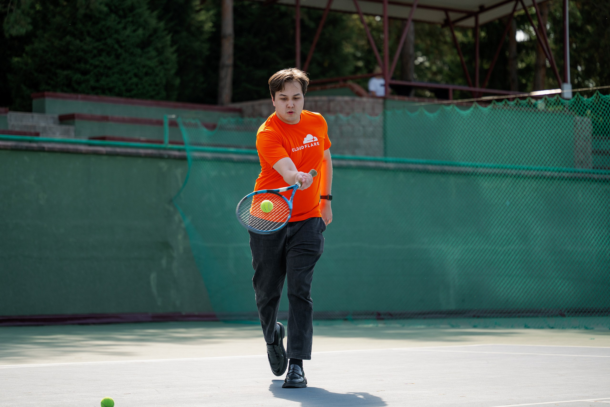 Конференция/Игра в тенис — BakoTech&Cloudfire. Фотограф в Алматы — Алексей Коньков | Репортаж, свадьбы, портреты