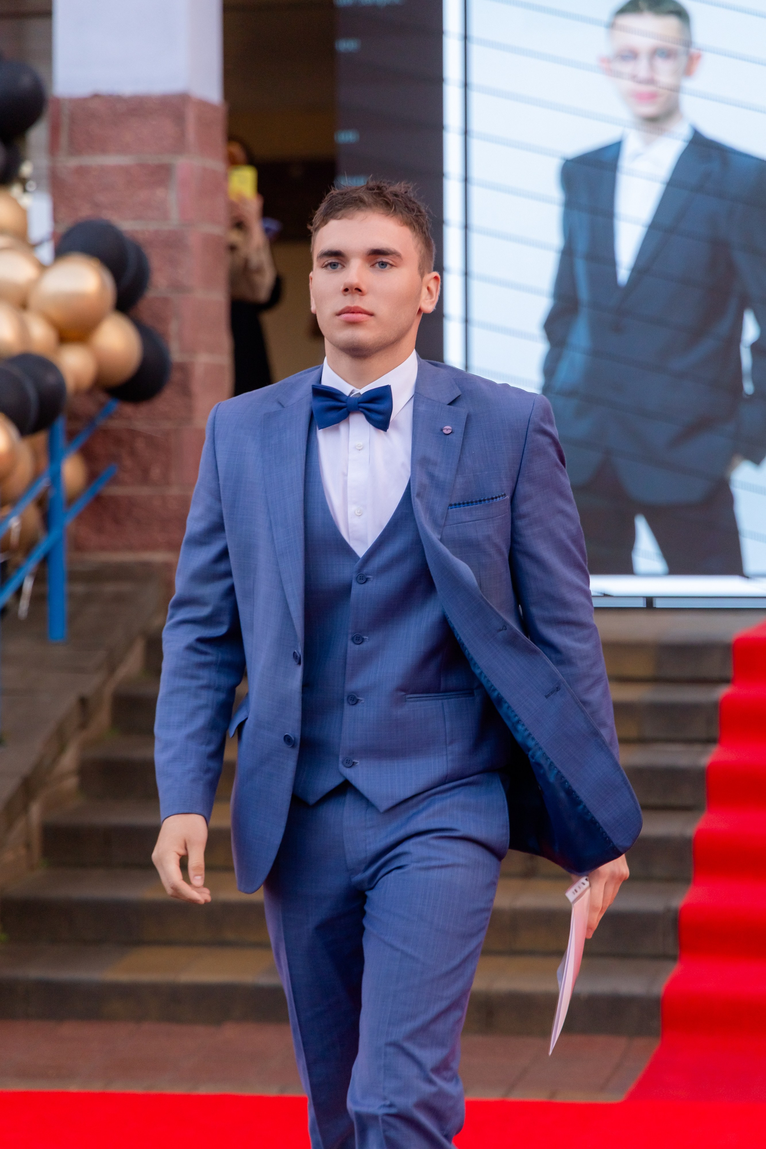 Школьный выпускной 2025 год в Минске, Беларуси. Свадебный фотограф в Минске/Беларуси Сергей Спиридонов