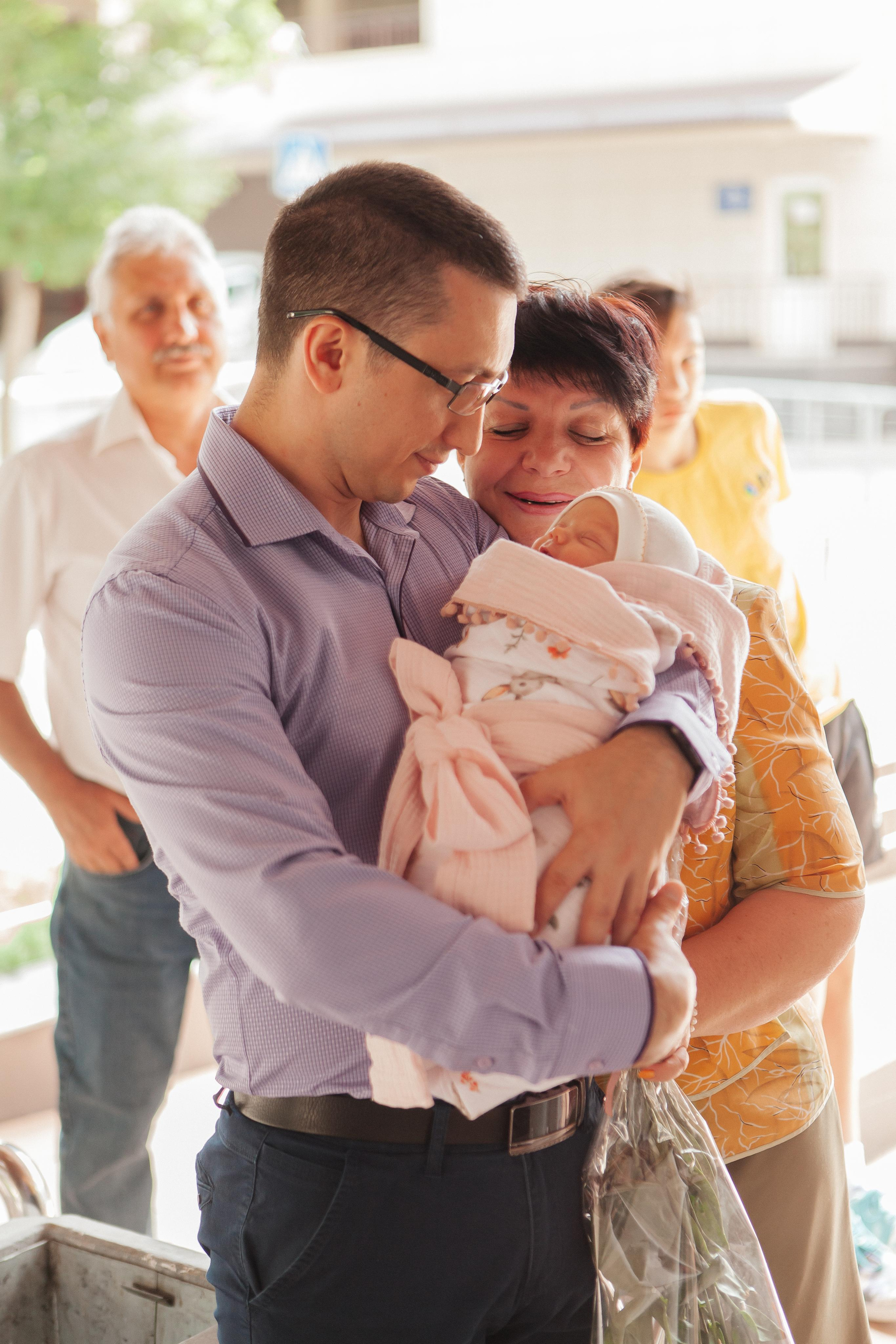 Выписка ребенка из Перинатального центра города Ставрополя. Фотограф Ставрополь Пятигорск Елизавета Дарина