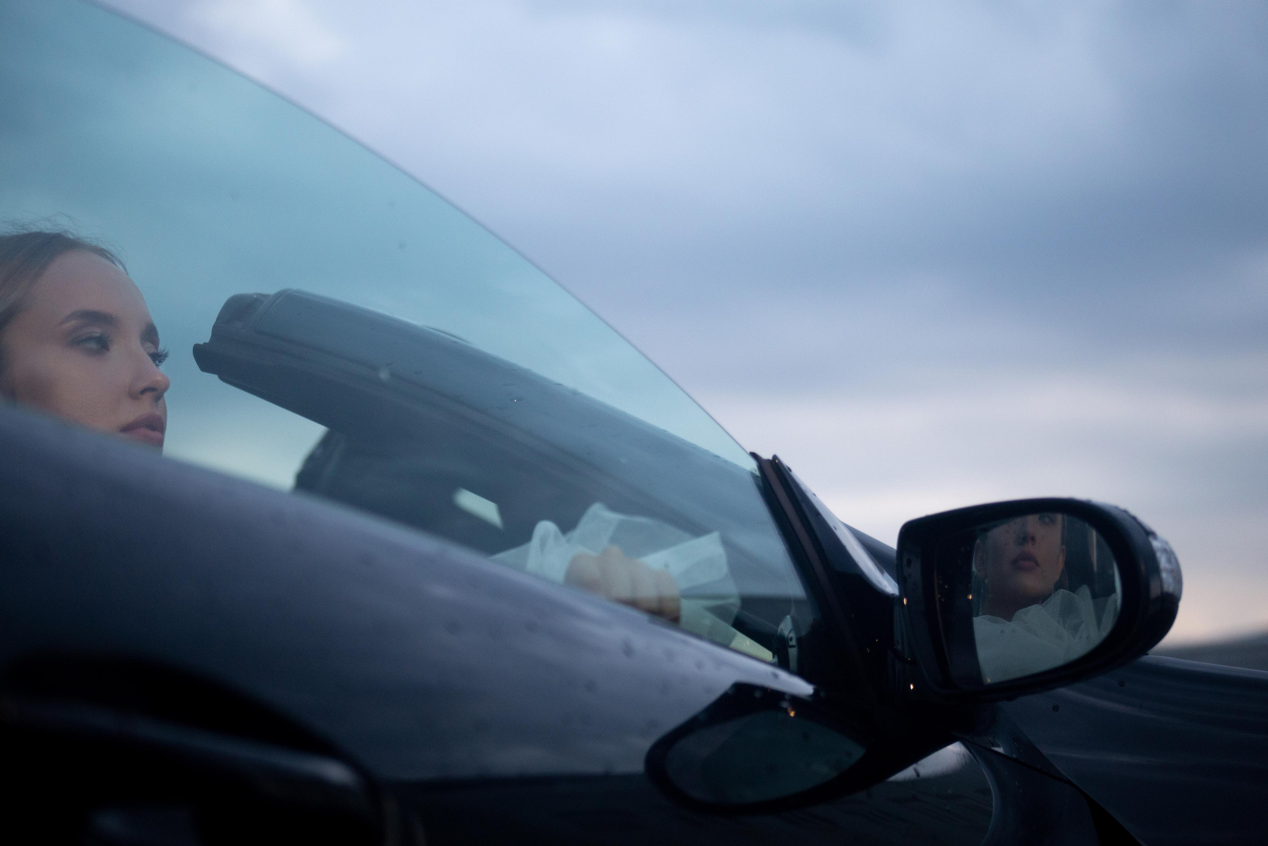 Свадебная фотосессия в автомобиле в городе Ставрополь. Фотограф Ставрополь Пятигорск Елизавета Дарина