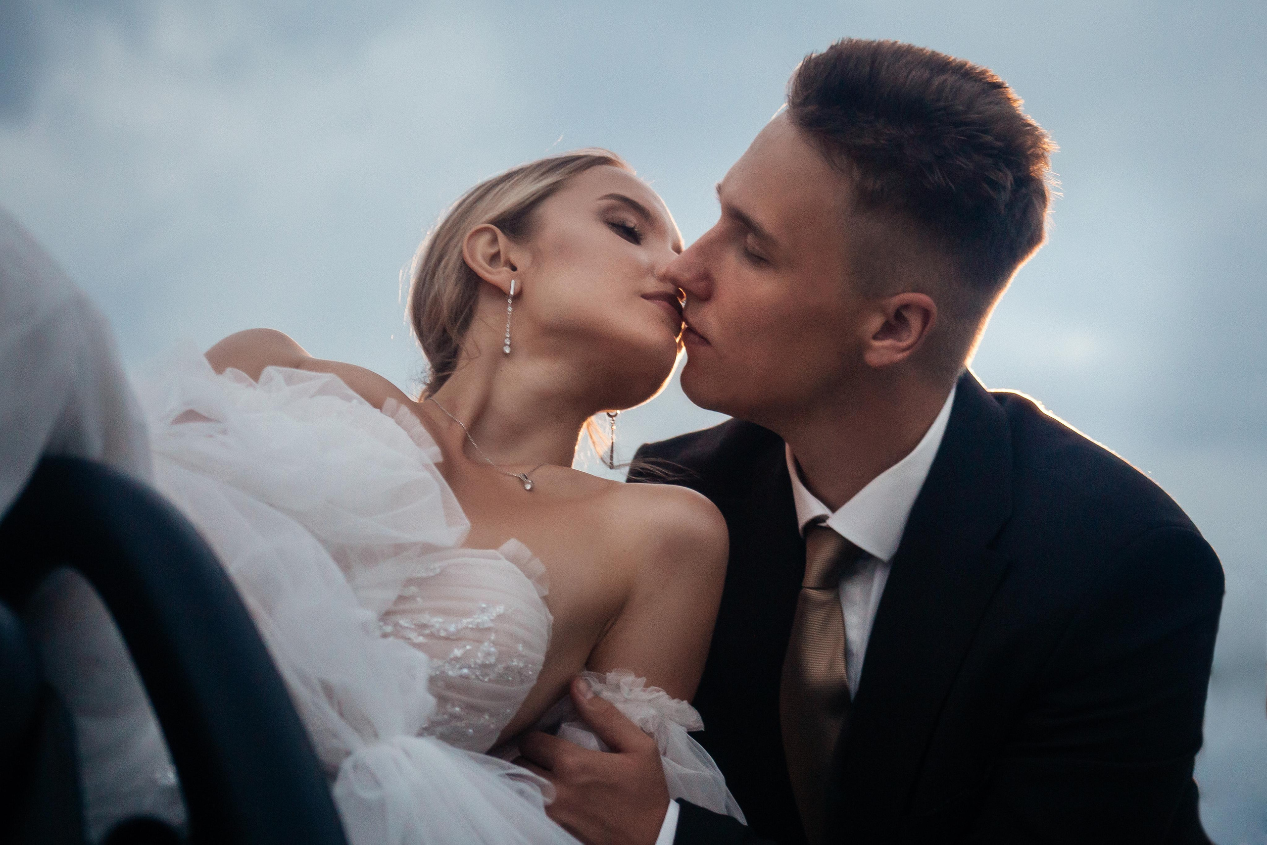 Свадебная фотосессия в автомобиле в городе Ставрополь. Фотограф Ставрополь Пятигорск Елизавета Дарина