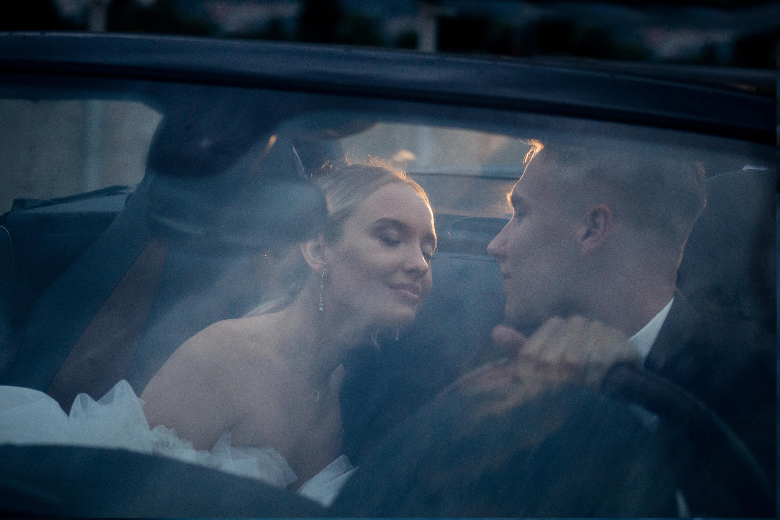 Свадебная фотосессия в автомобиле в городе Ставрополь. Фотограф Ставрополь Пятигорск Елизавета Дарина