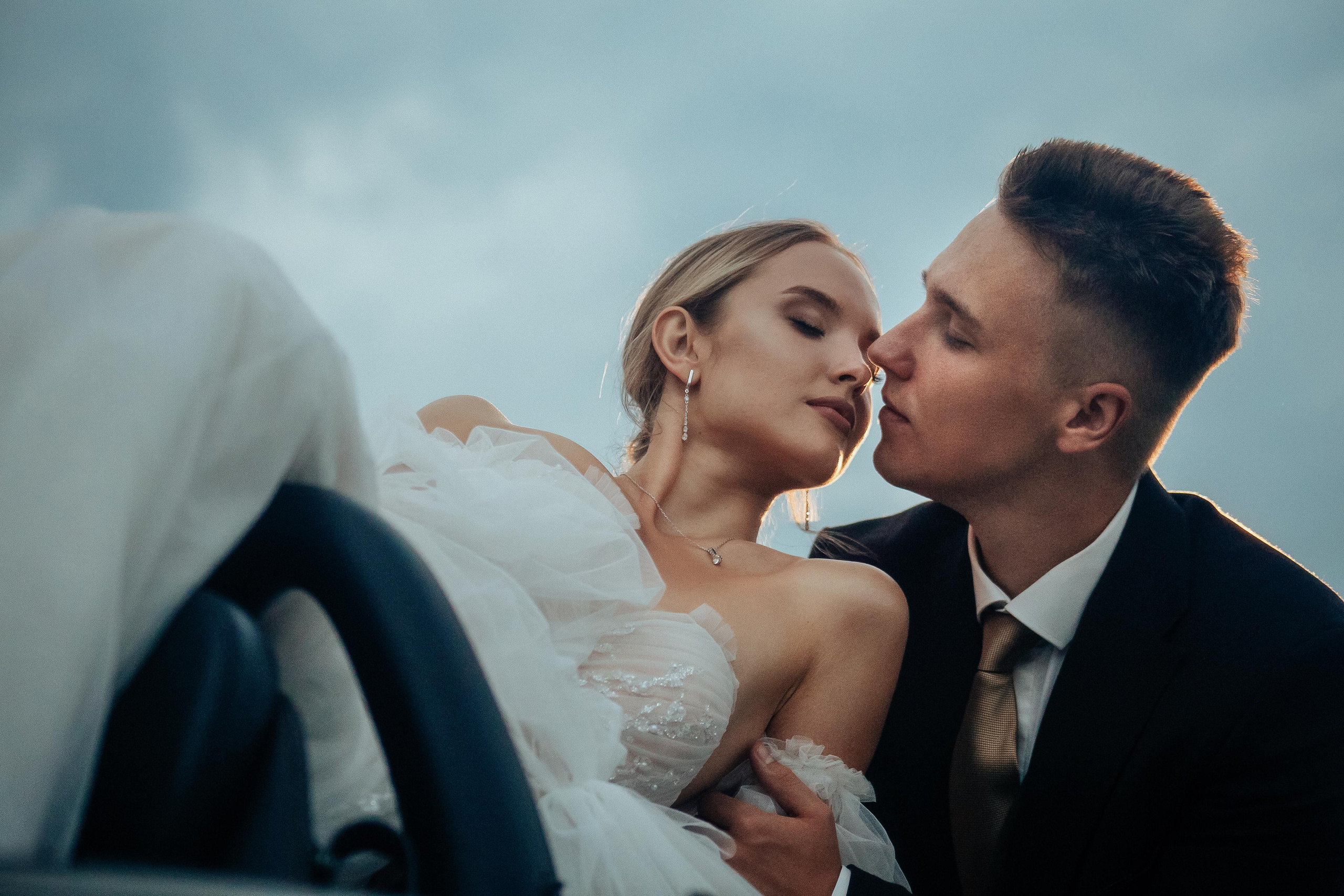 Свадебная фотосессия в автомобиле в городе Ставрополь. Фотограф Ставрополь Пятигорск Елизавета Дарина