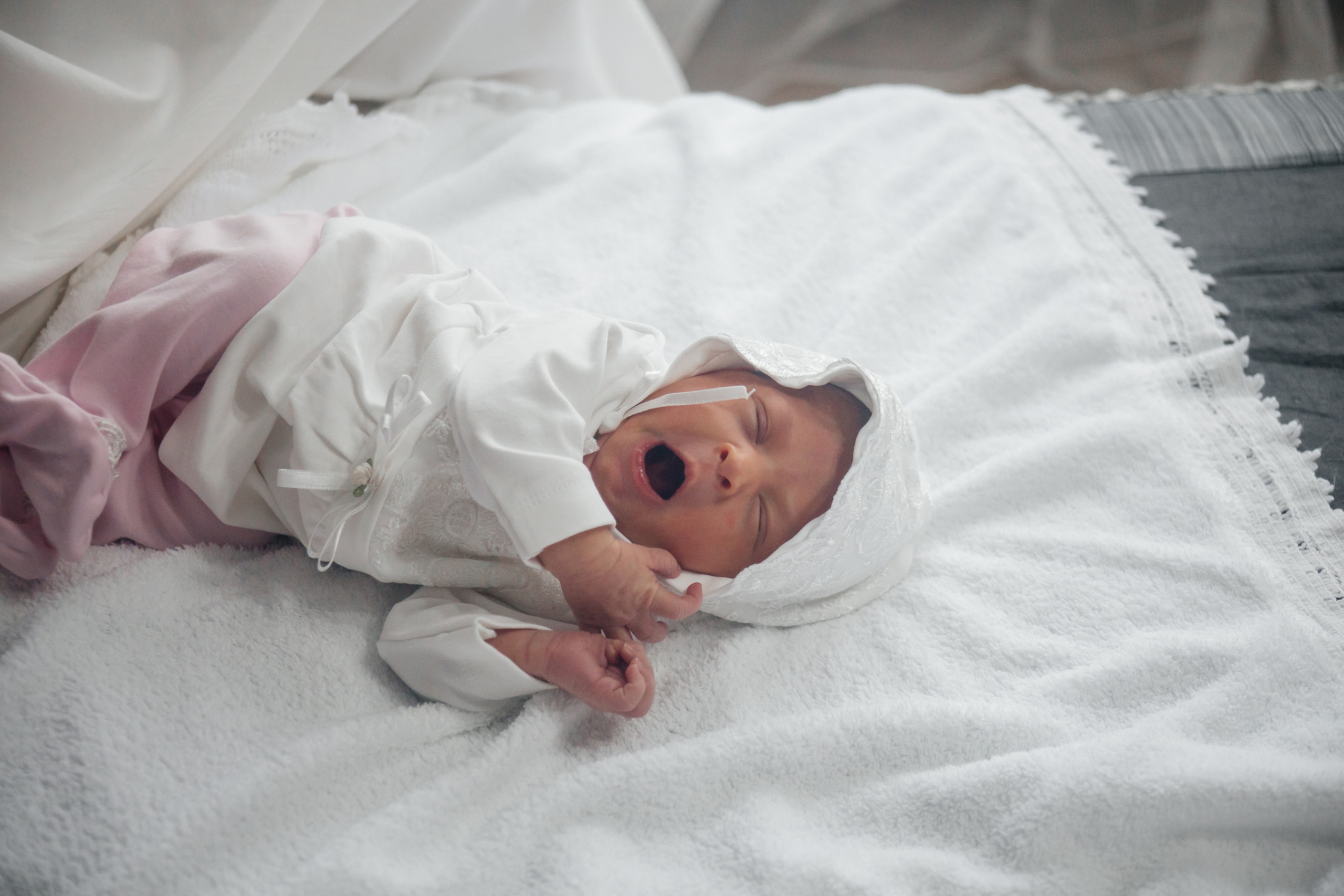 Домашняя фотосессия после выписки из роддома Пятигорск. Фотограф Ставрополь Пятигорск Елизавета Дарина