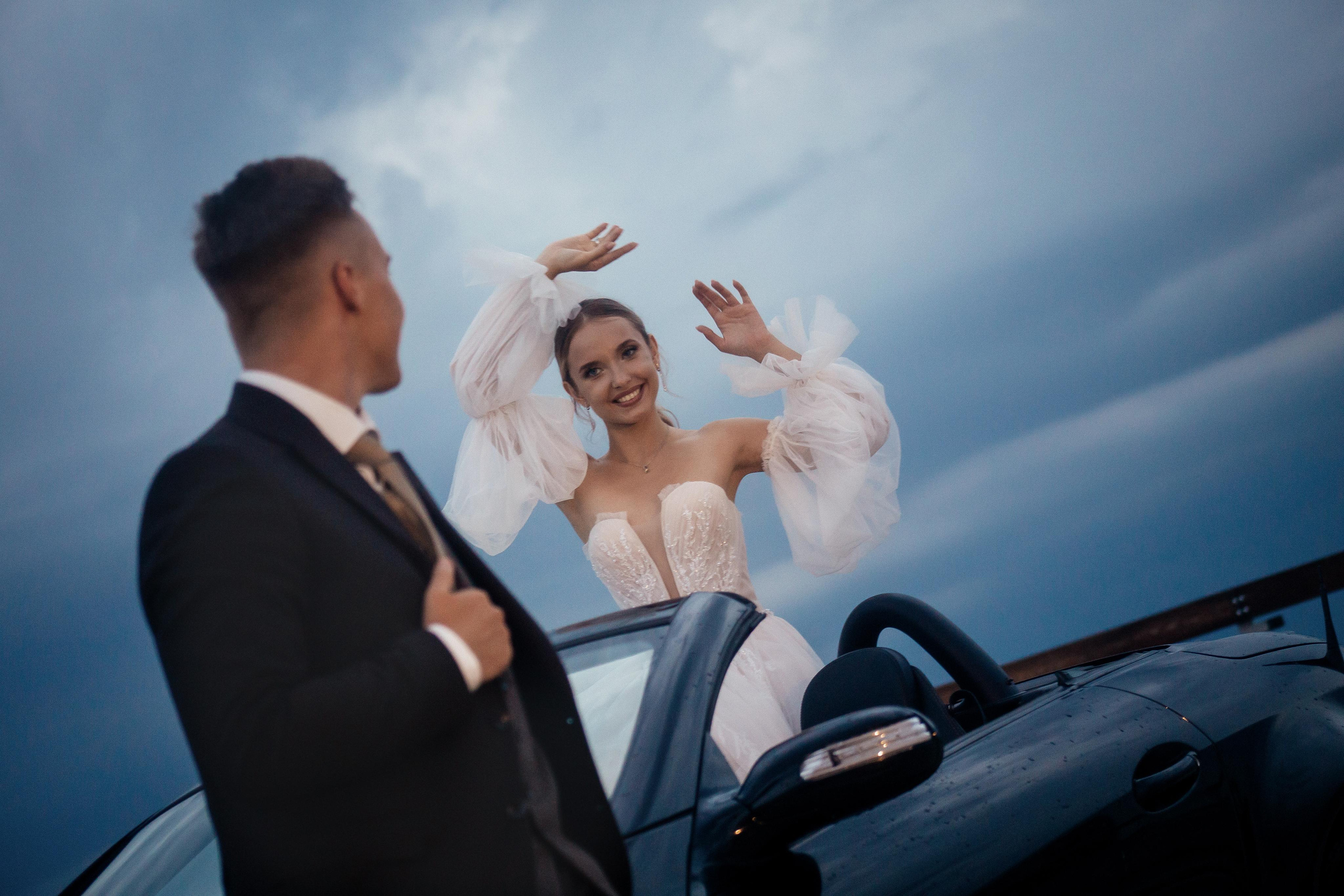 Свадебная фотосессия в автомобиле в городе Ставрополь. Фотограф Ставрополь Пятигорск Елизавета Дарина