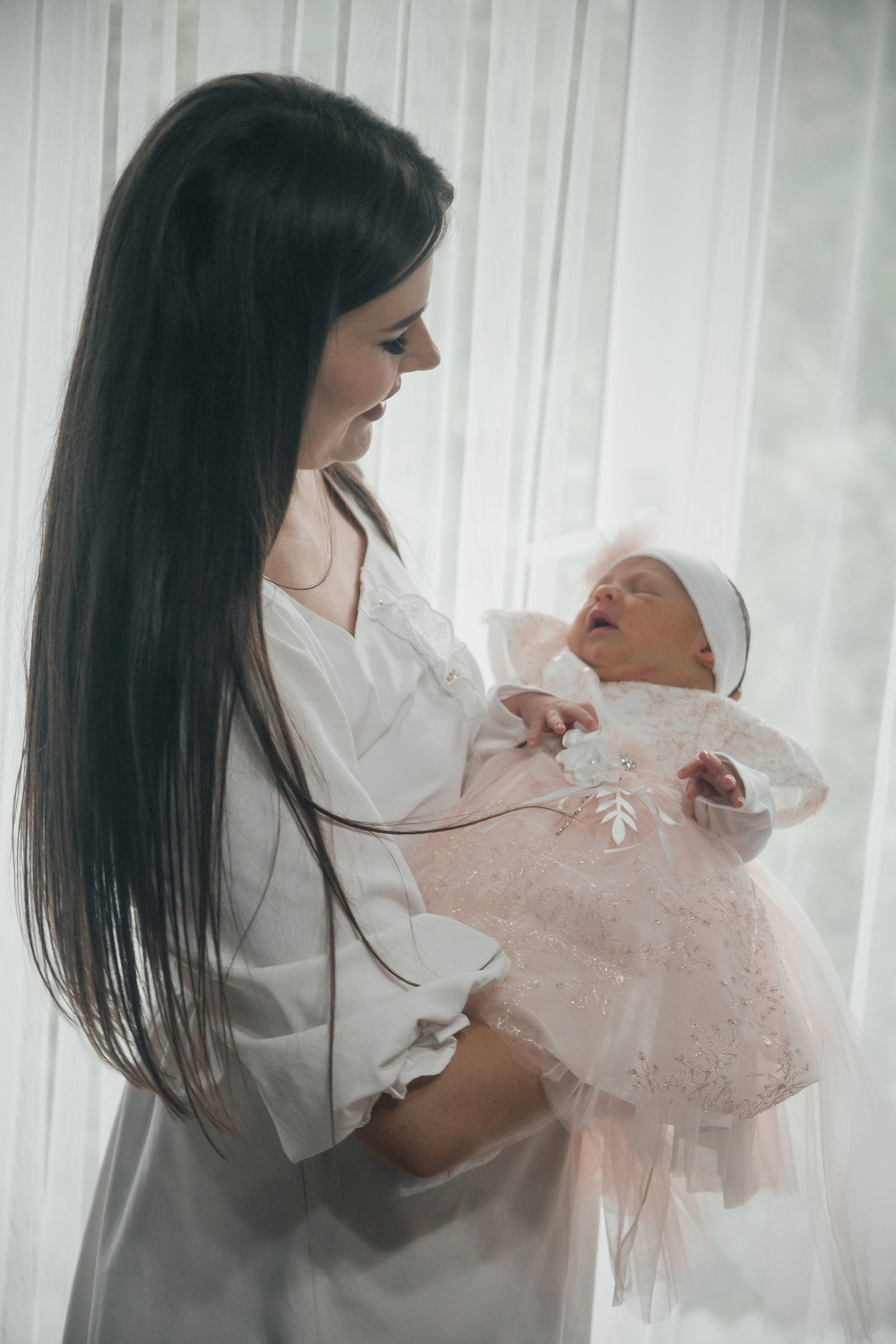 Домашняя фотосессия после выписки из роддома Пятигорск. Фотограф Ставрополь Пятигорск Елизавета Дарина