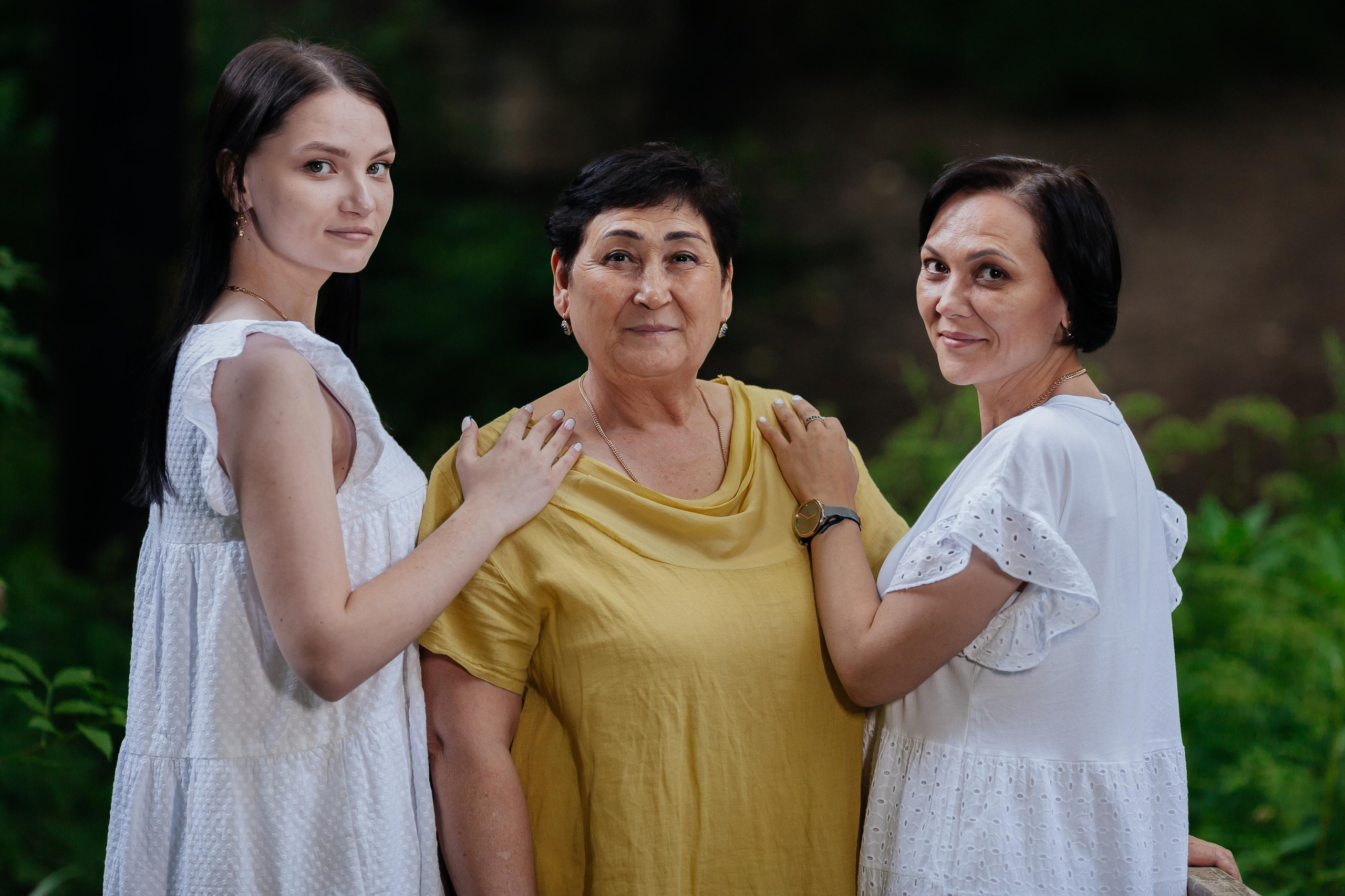 Летняя прогулочная семейная фотосессия в Ставрополе. Фотограф Ставрополь Пятигорск Елизавета Дарина