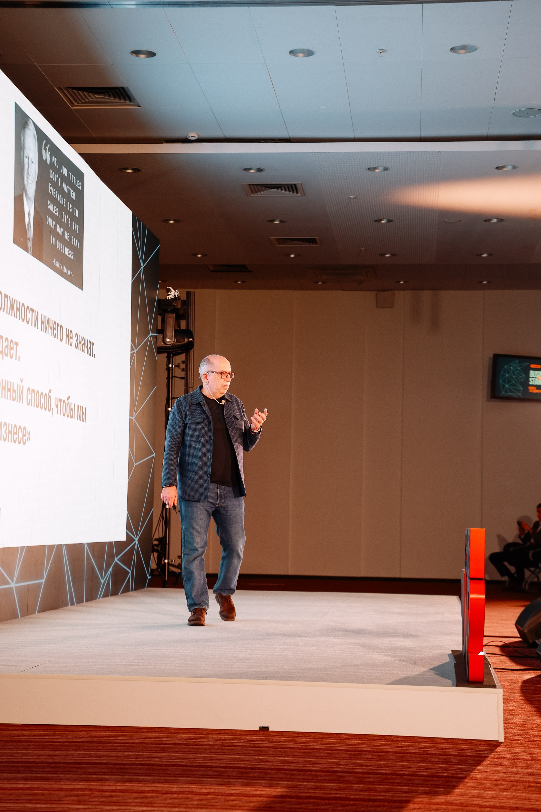 BUSNESS STANDUP с Оскаром Хартманном. Фотограф Юлия Мальцева