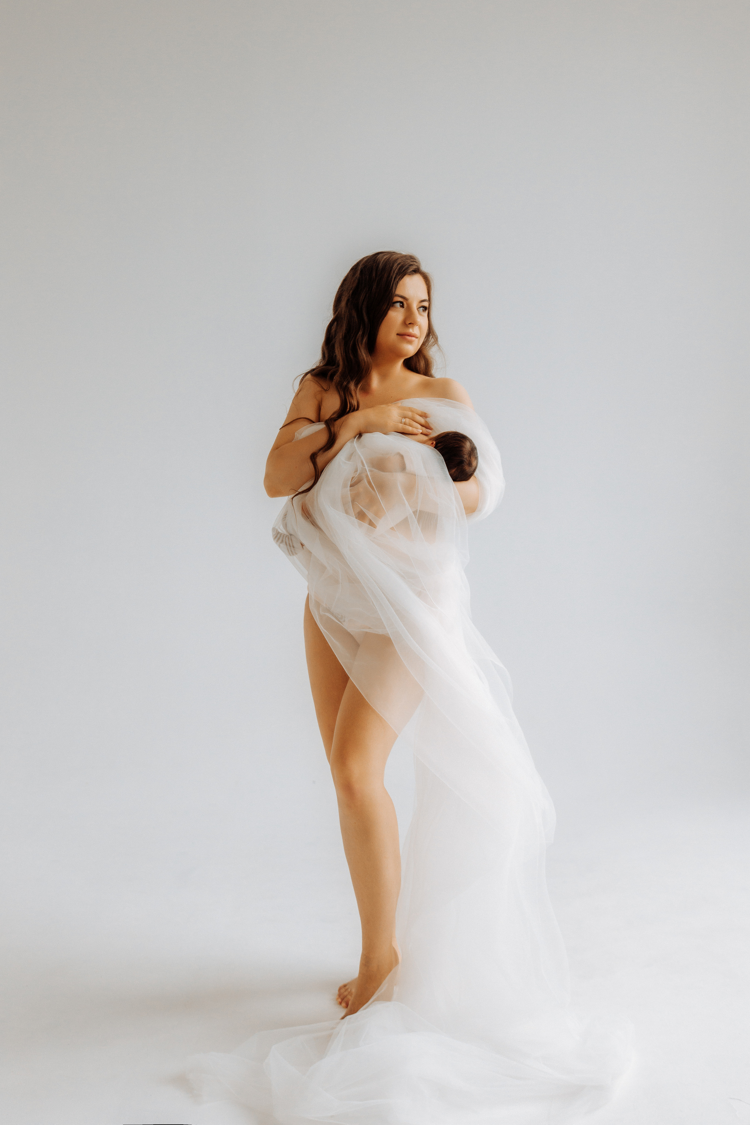 Вероника с малышкой. Фотограф женского портрета, беременности и материнства Харькова Елена