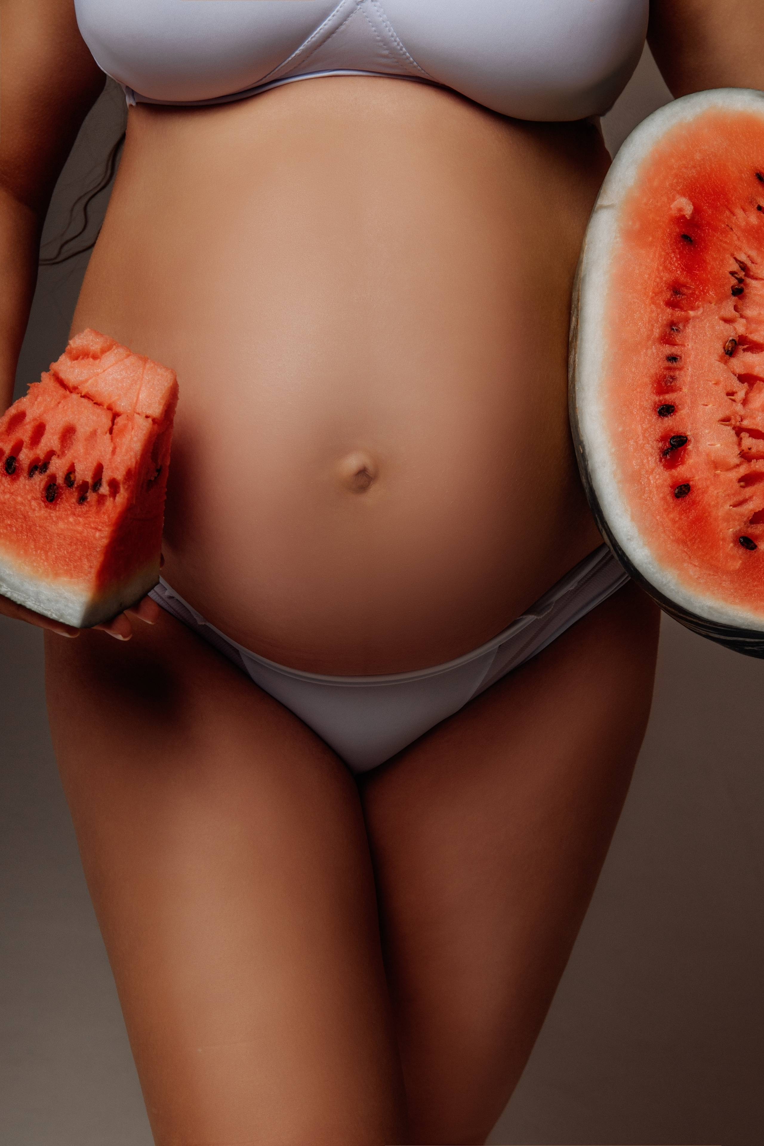 Арбузная съемка с Вероников. Фотограф женского портрета, беременности и материнства Харькова Елена