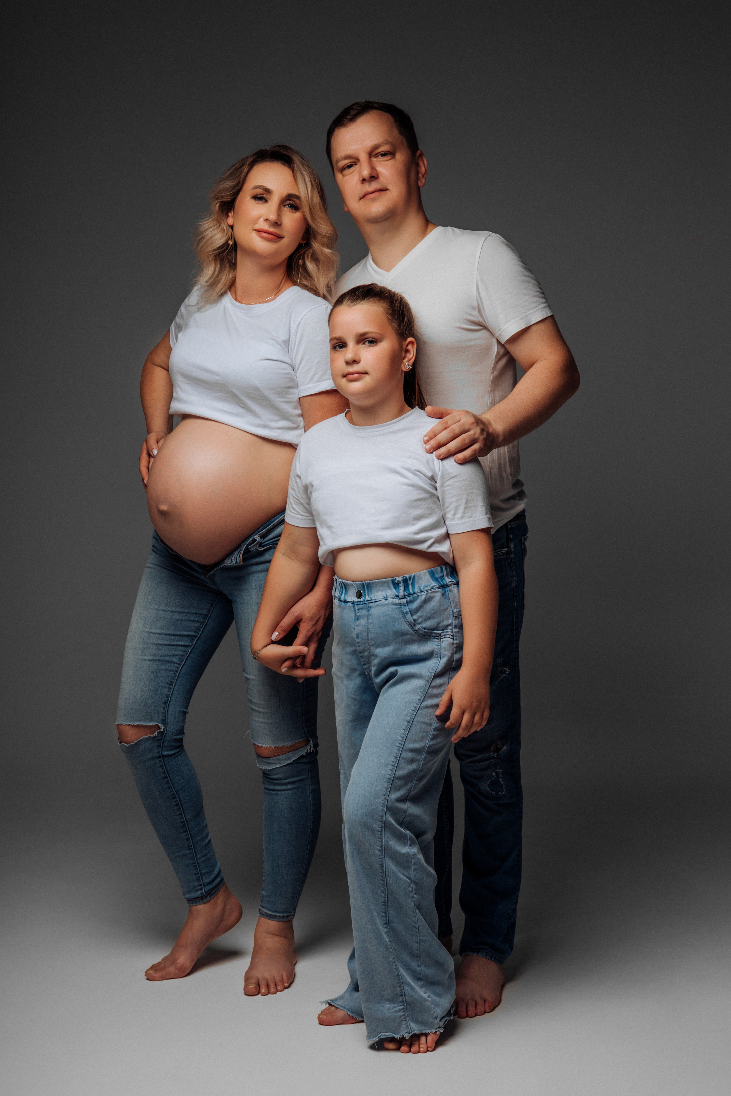 Анастасия с семьей. Фотограф женского портрета, беременности и материнства Харькова Елена