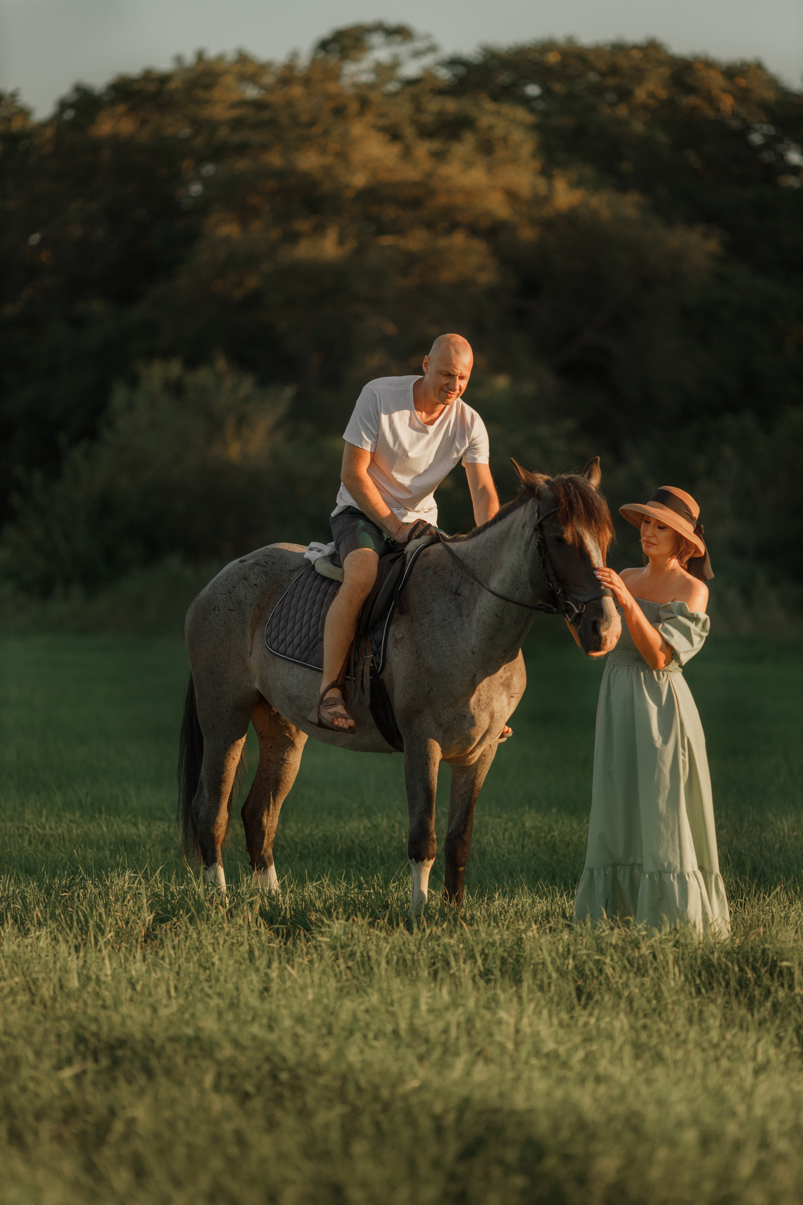 Конная фотопрогулка. Фотограф женского портрета, беременности и материнства Харькова Елена