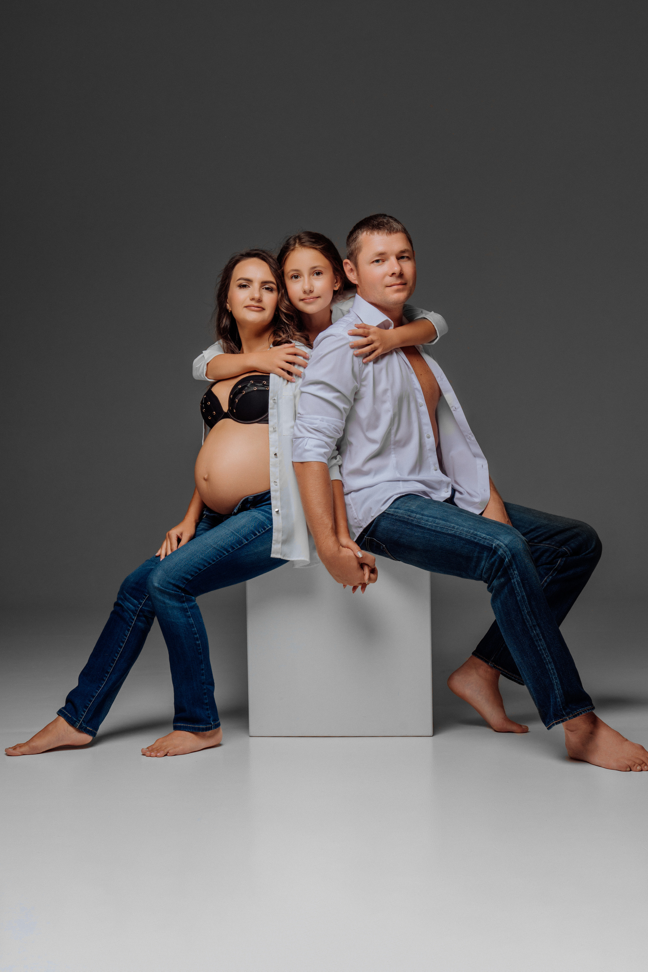 Яна с семьей. Фотограф женского портрета, беременности и материнства Харькова Елена
