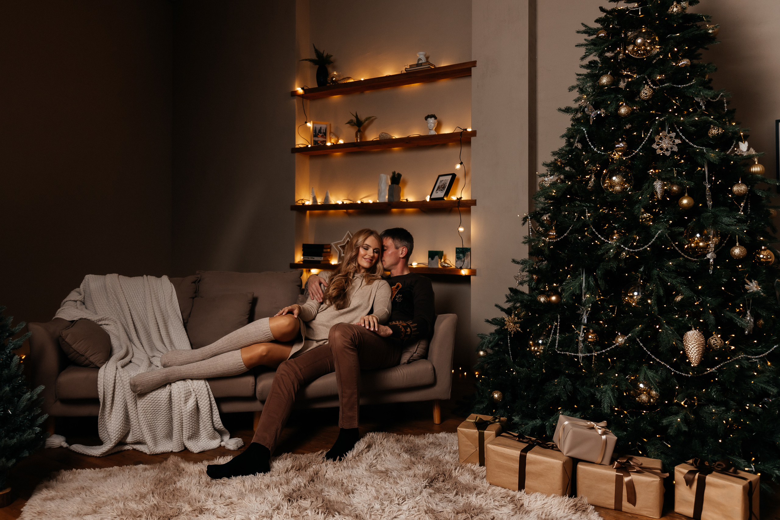 Дина, новогодняя съемка в студии Тепло. Фотограф женского портрета, беременности и материнства Харькова Елена