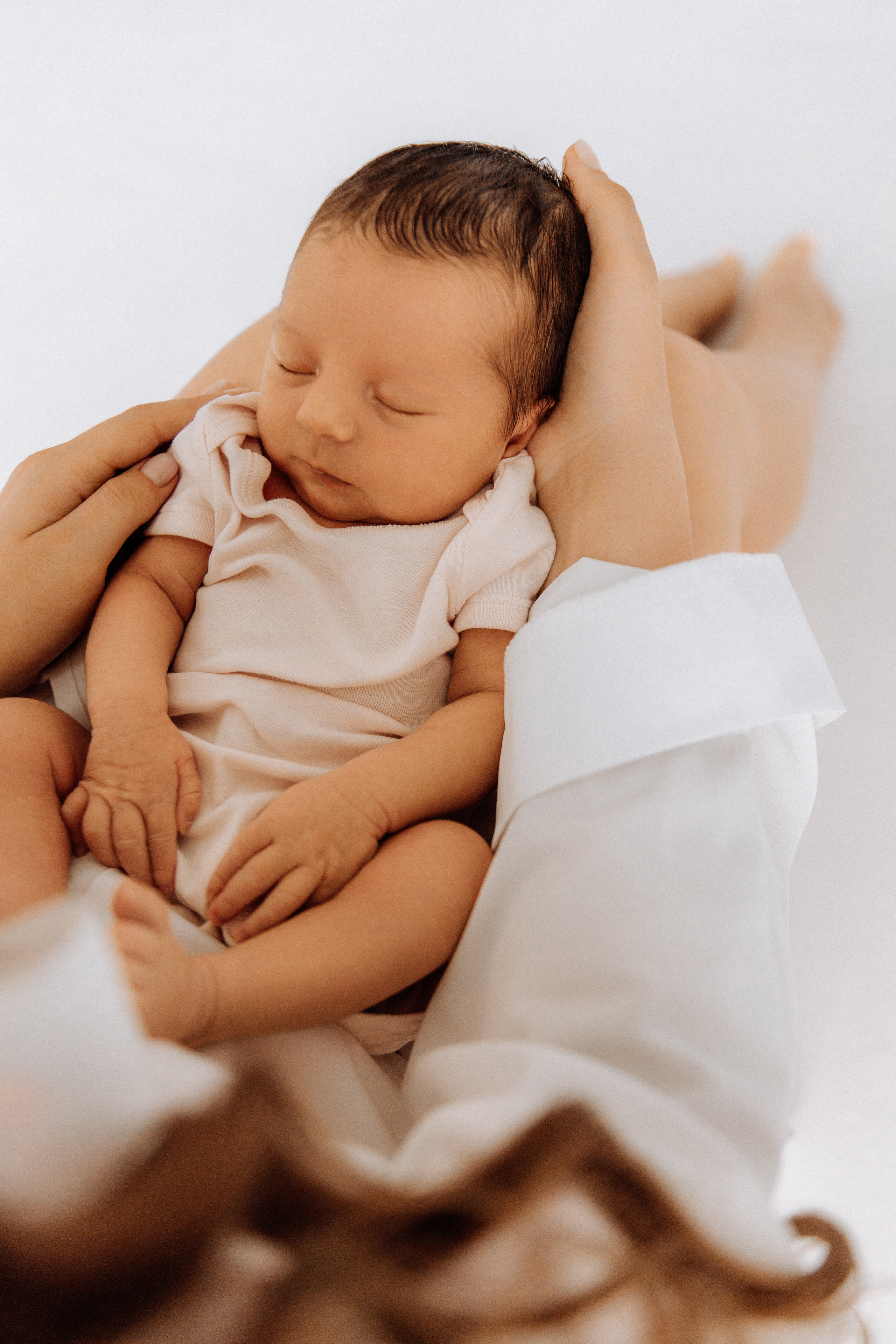 Вероника с малышкой. Фотограф женского портрета, беременности и материнства Харькова Елена