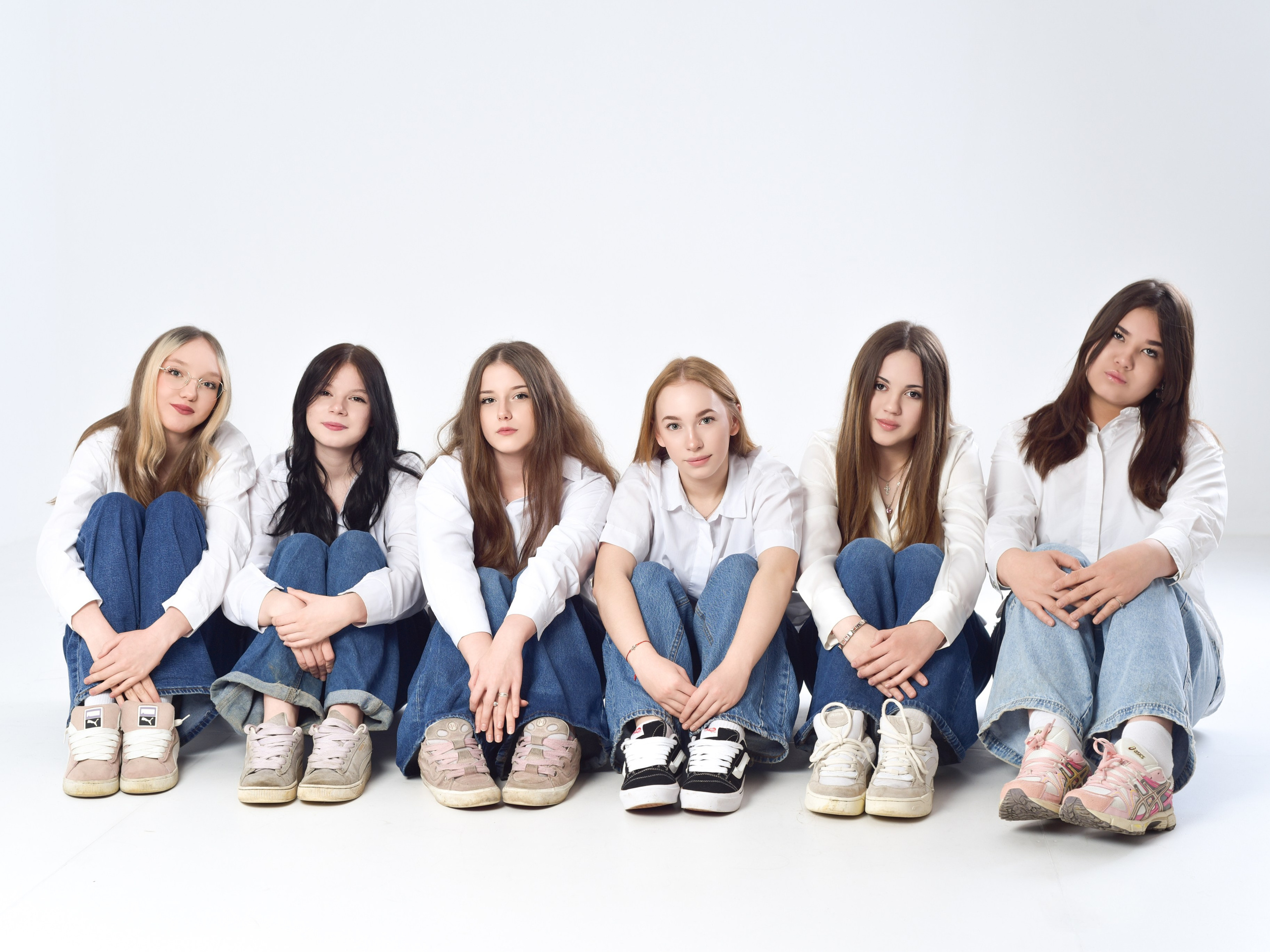 Альбом на окончание школы 9 и 11 класс «Взрывной». Выпускные альбомы в Тюмени для школ, садов, вузов спортивных секций