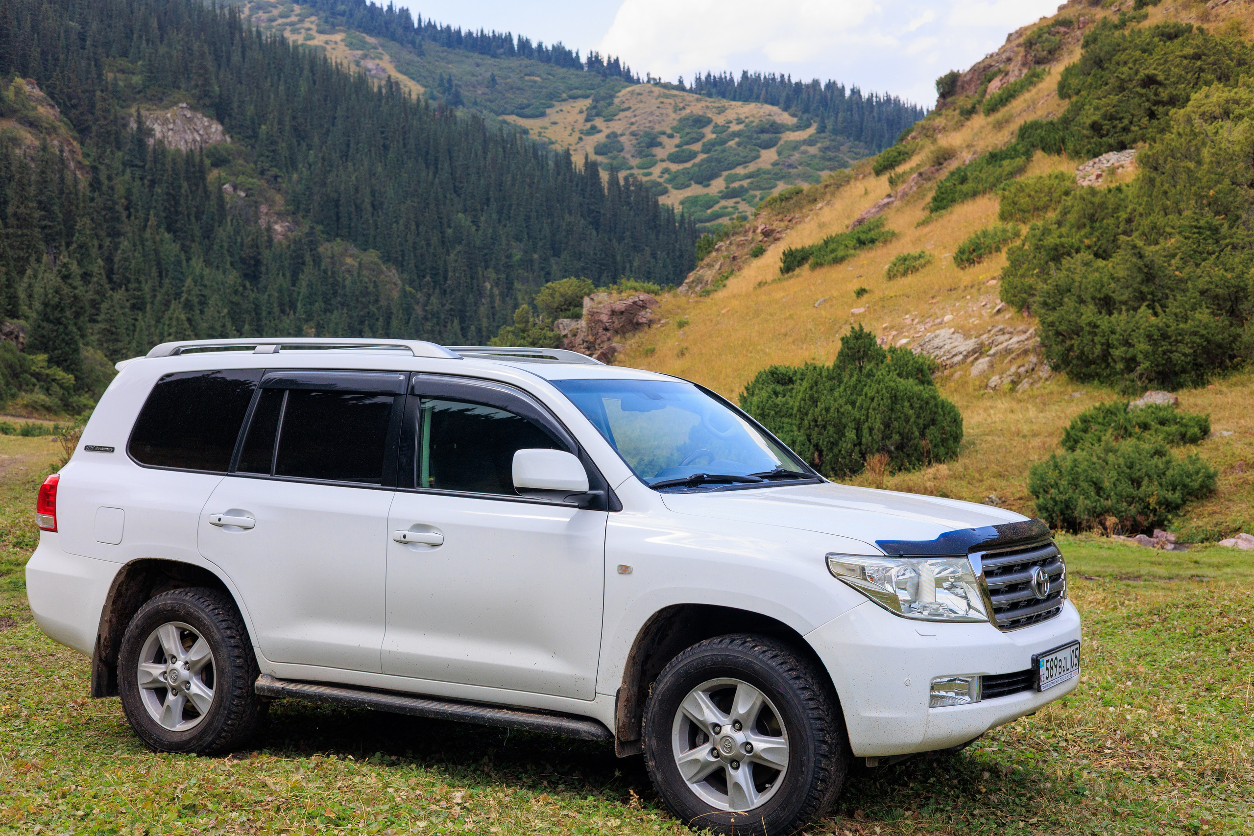 Плато Ассы, озеро Иссык и водопад: комфорт-маршрут, джипы, мини-группа. Экскурсии и туры по Алматы