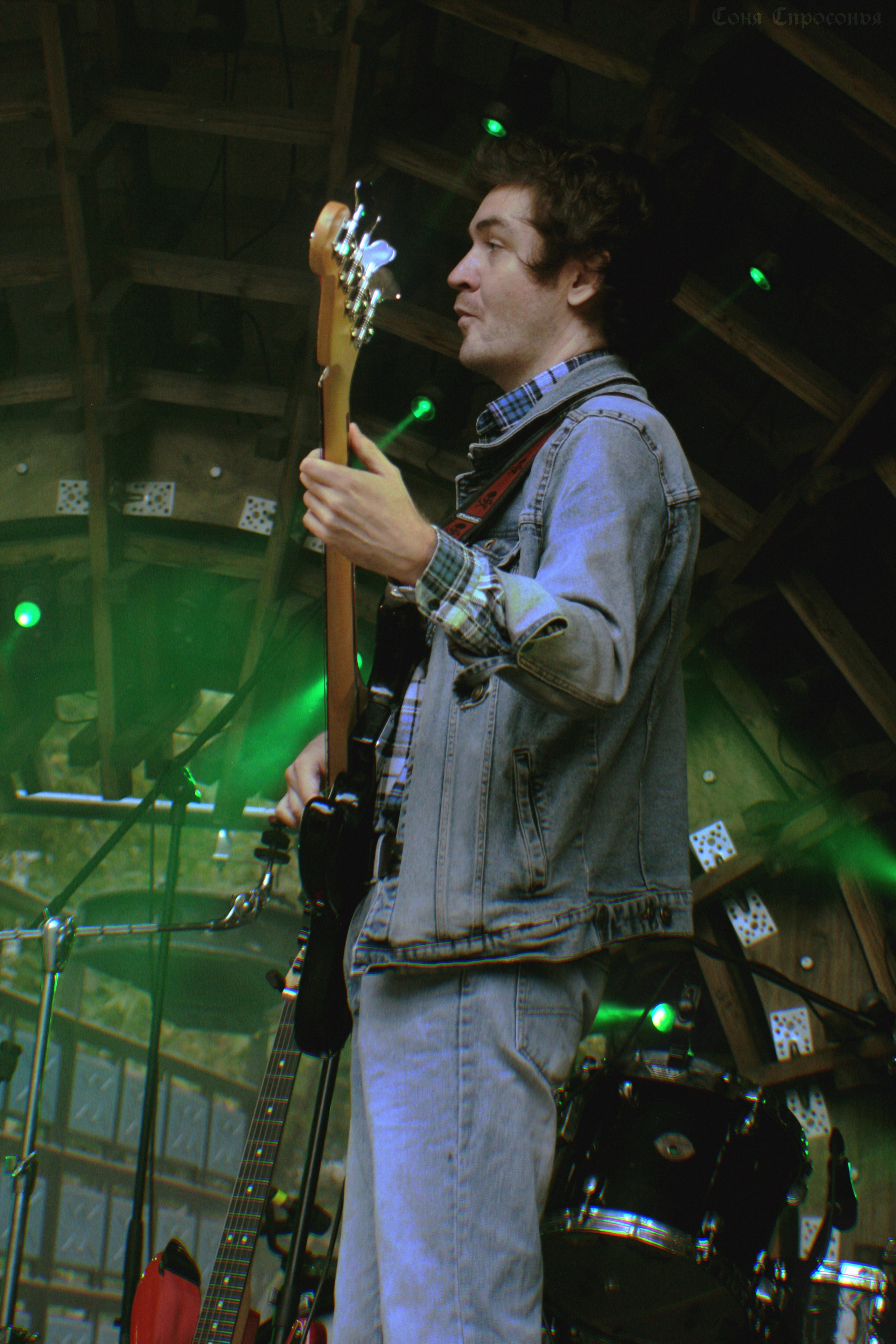 Синестетик 26.08.23. Концертный и портретный фотограф в Москве Соня Спросонья