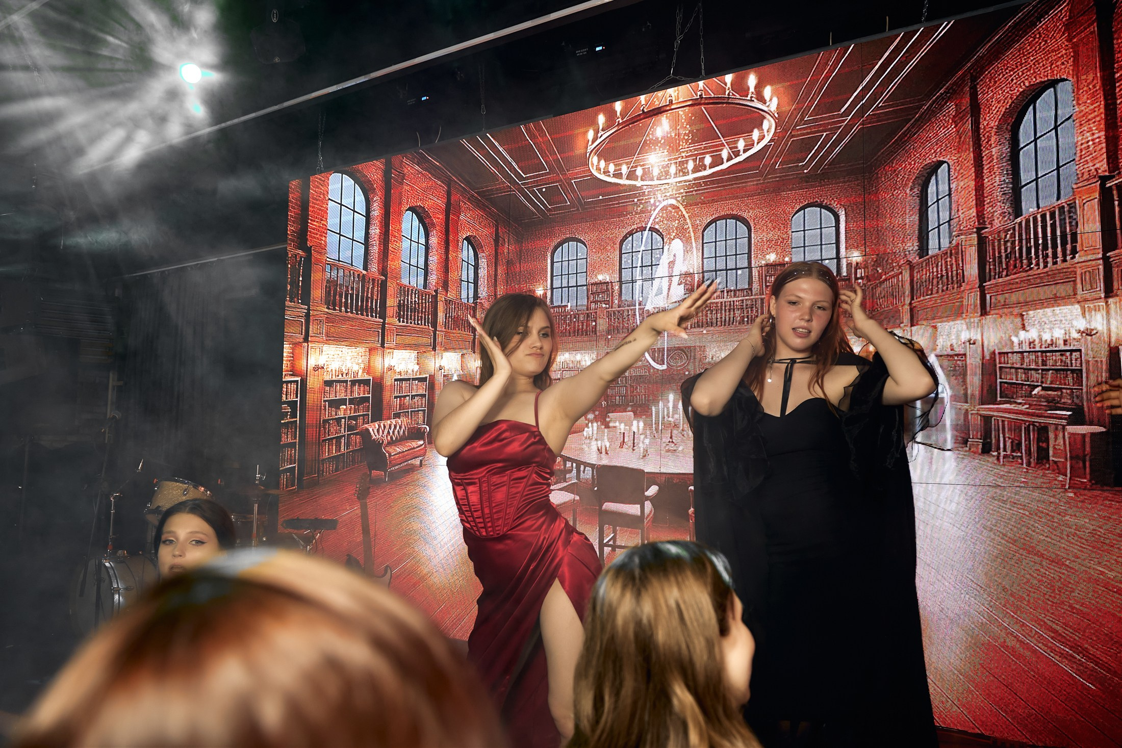 Фотограф на выпускной. Свадебный репортажный и фуд фотограф в Барнауле Гайфулин Виталий