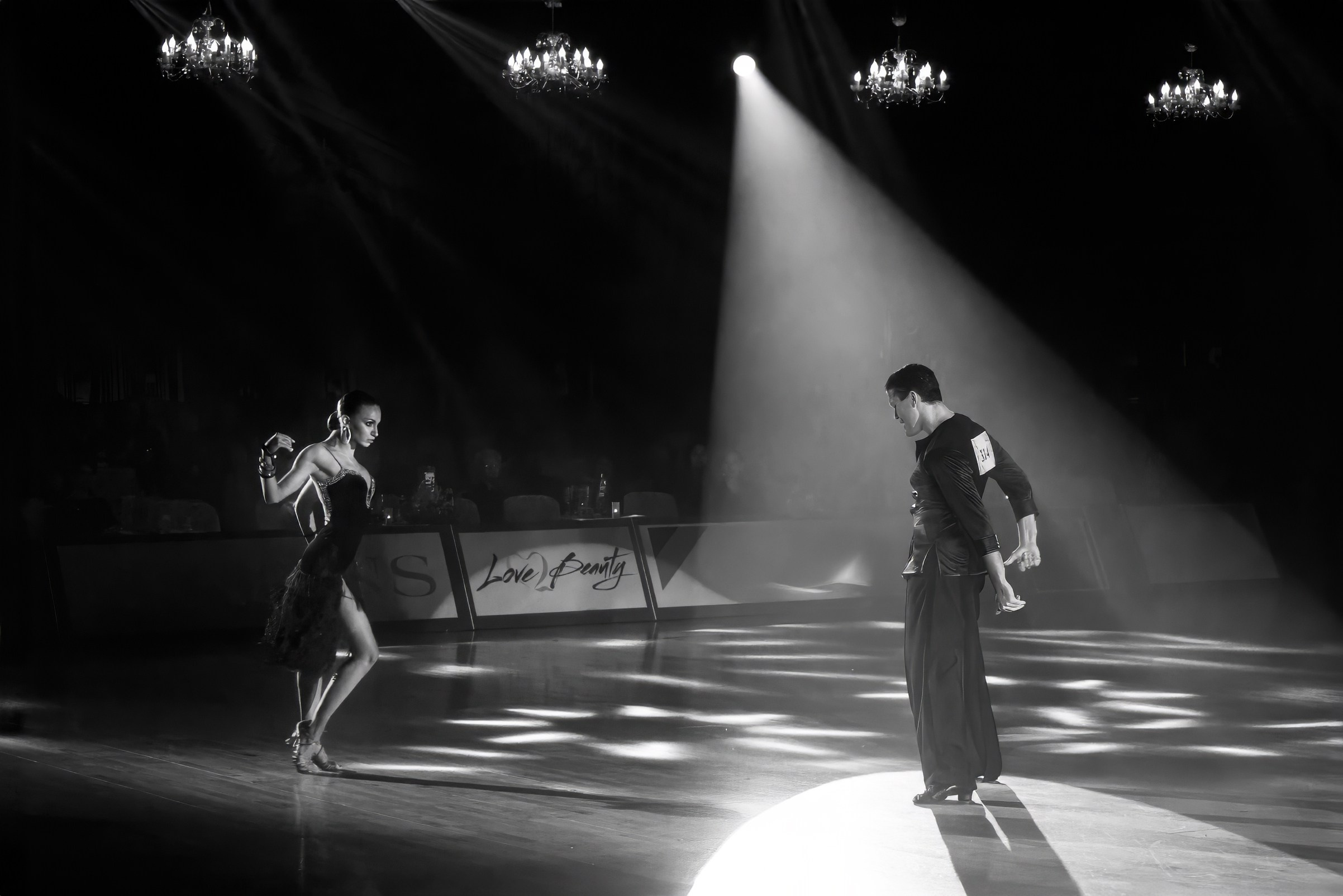 Танец. Фотограф Владимир Остапенко