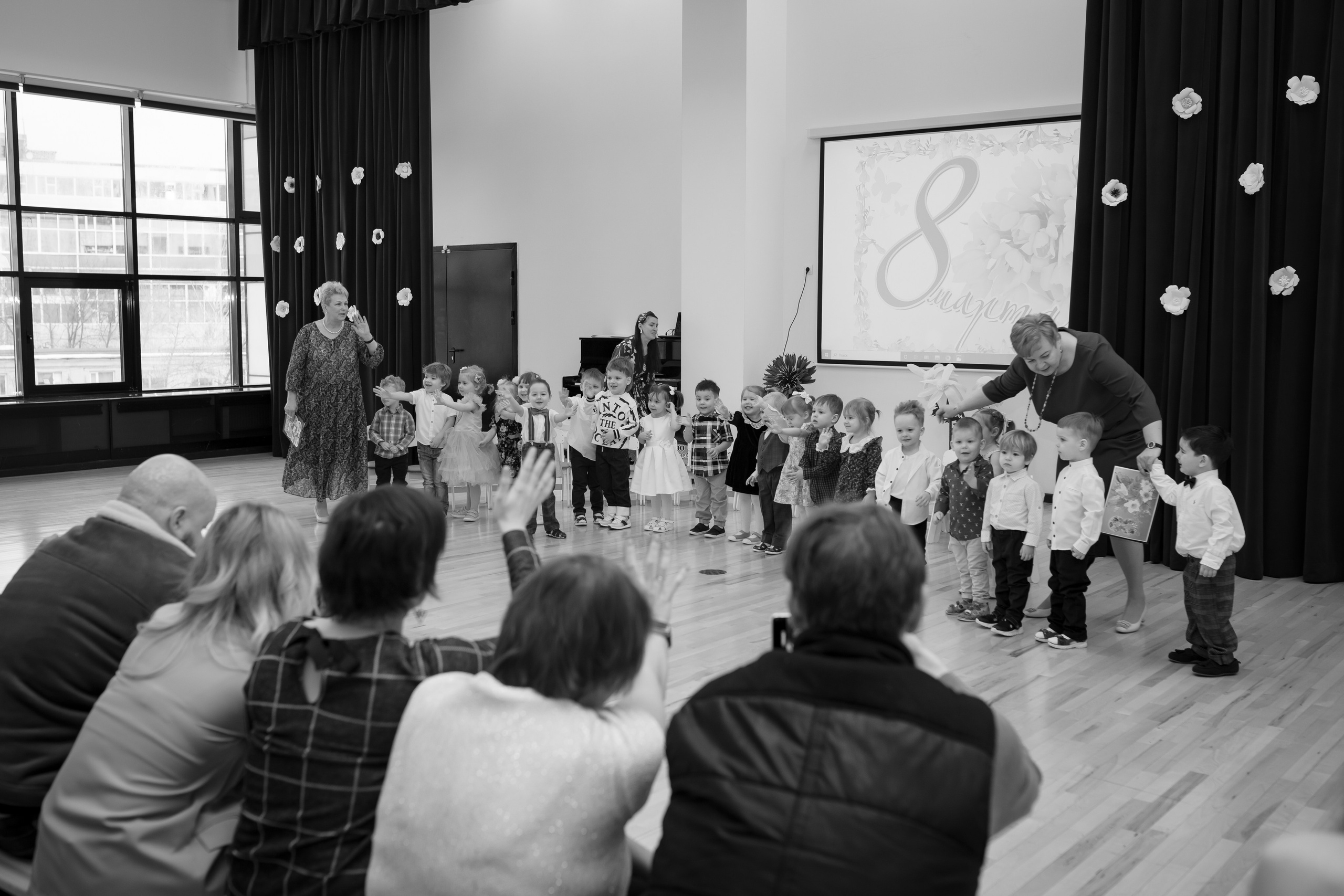 Праздник весны в детском саду. Семейный и детский фотограф в Москве Дорогова Екатерина