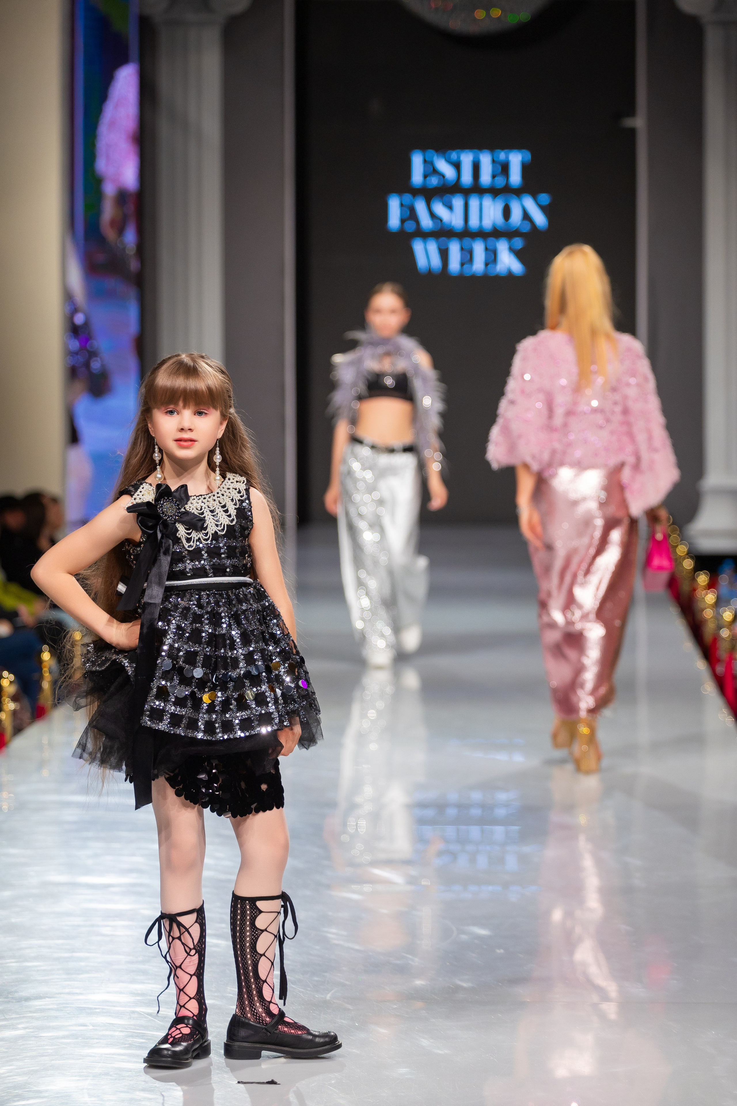 Estet Fashion Week. Photomantis