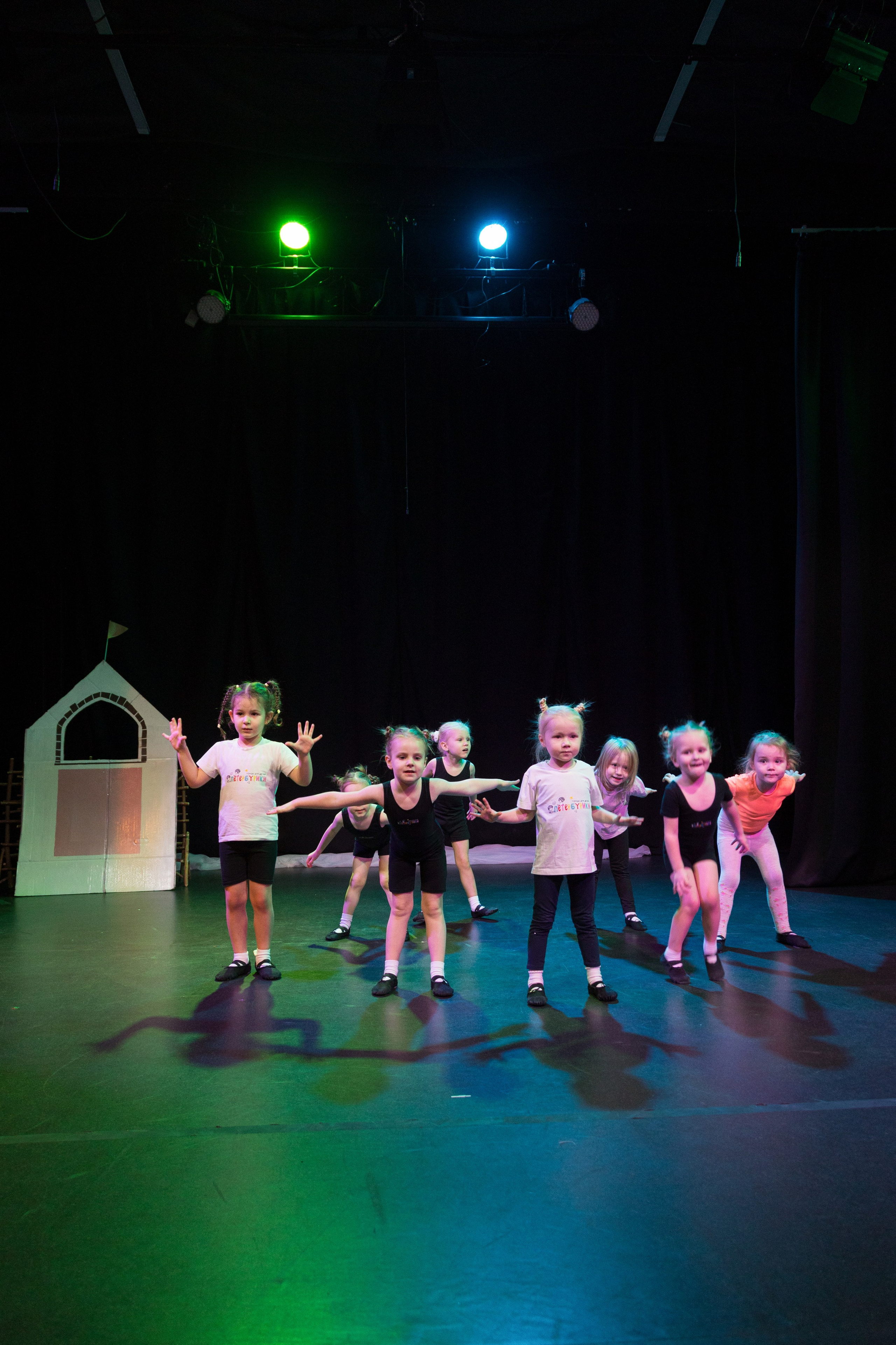 Отчетный танцевальный концерт детей 2-7 лет. Детский и контент фотограф Надя Волкова Санкт-Петербург