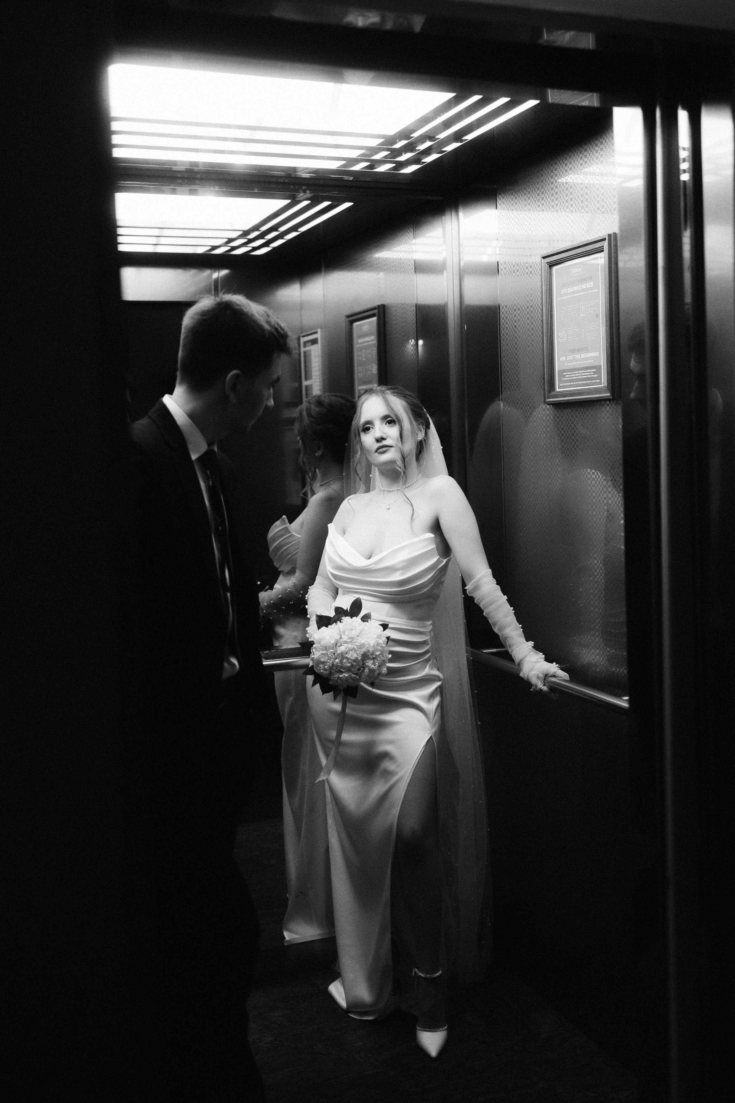 Антон и Вера, роспись в Савеловском ЗАГСЕ и фотосессия в гостинице Hilton. Свадебный и портретный фотограф в Москве Кристина Золотова