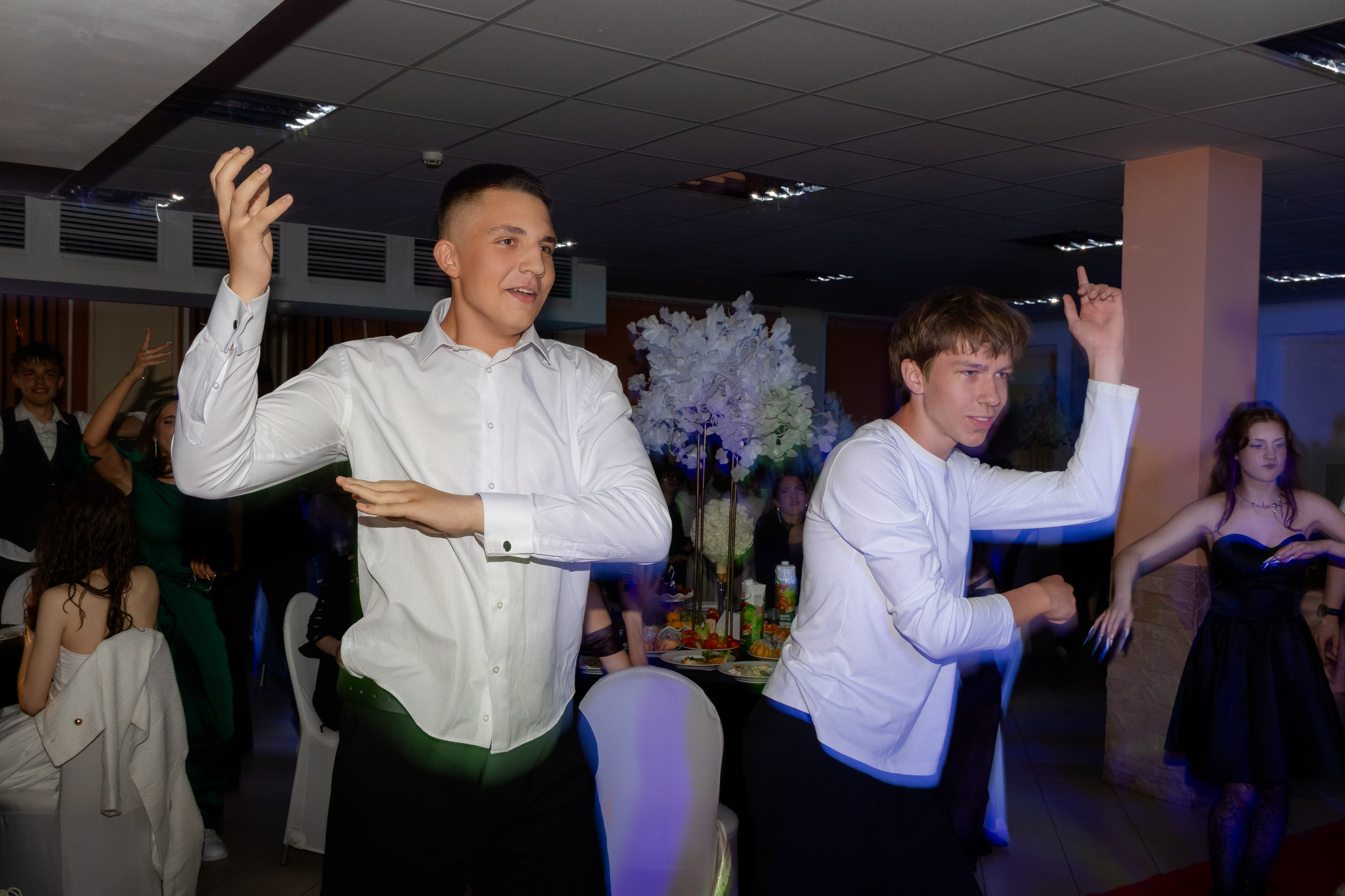 Школьный выпускной 2025 год в Минске, Беларуси. Свадебный фотограф в Минске/Беларуси Сергей Спиридонов