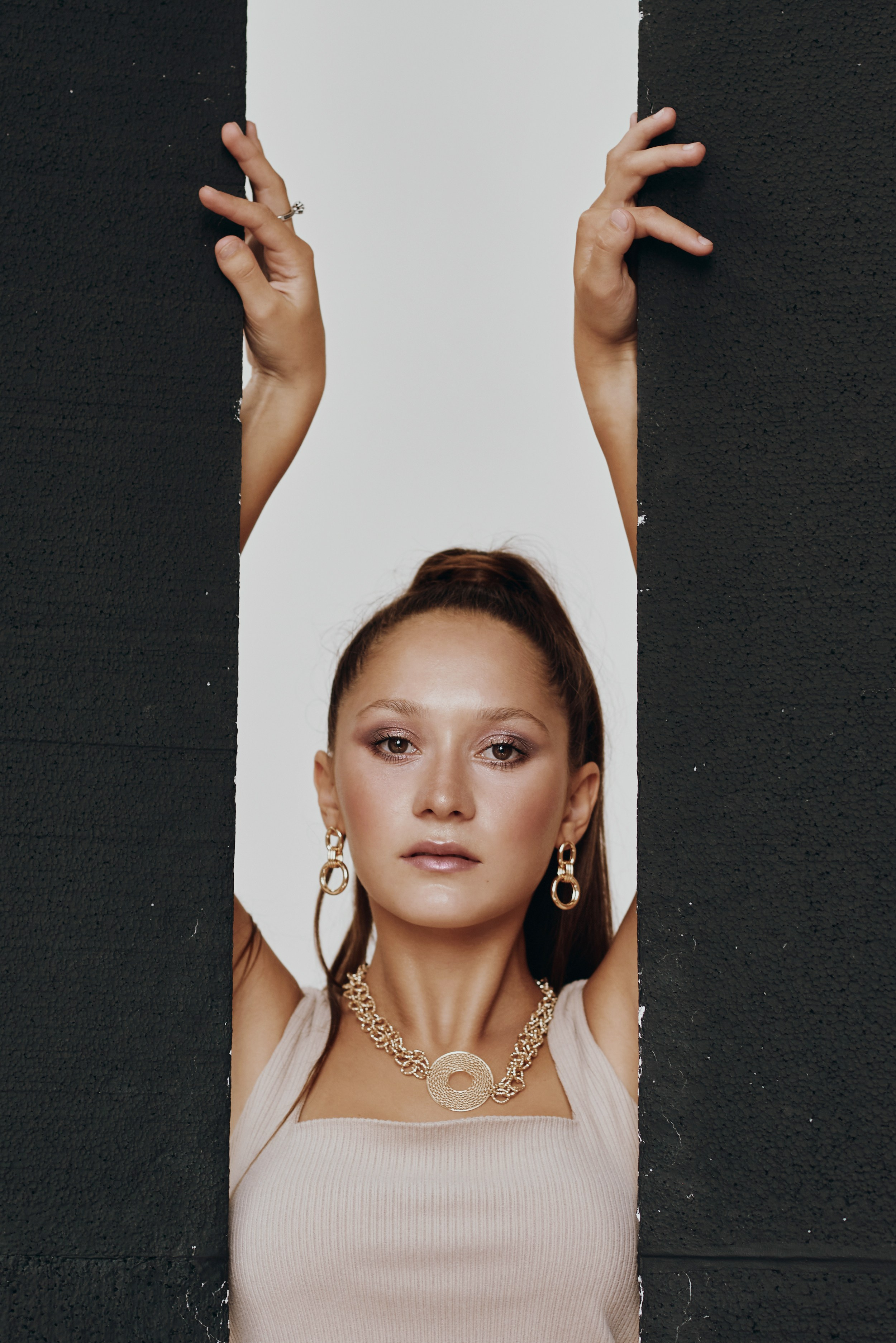 Для магазина бижутерии совместно с модельным агентством. Фотограф в Новороссийске Алина Барабохина