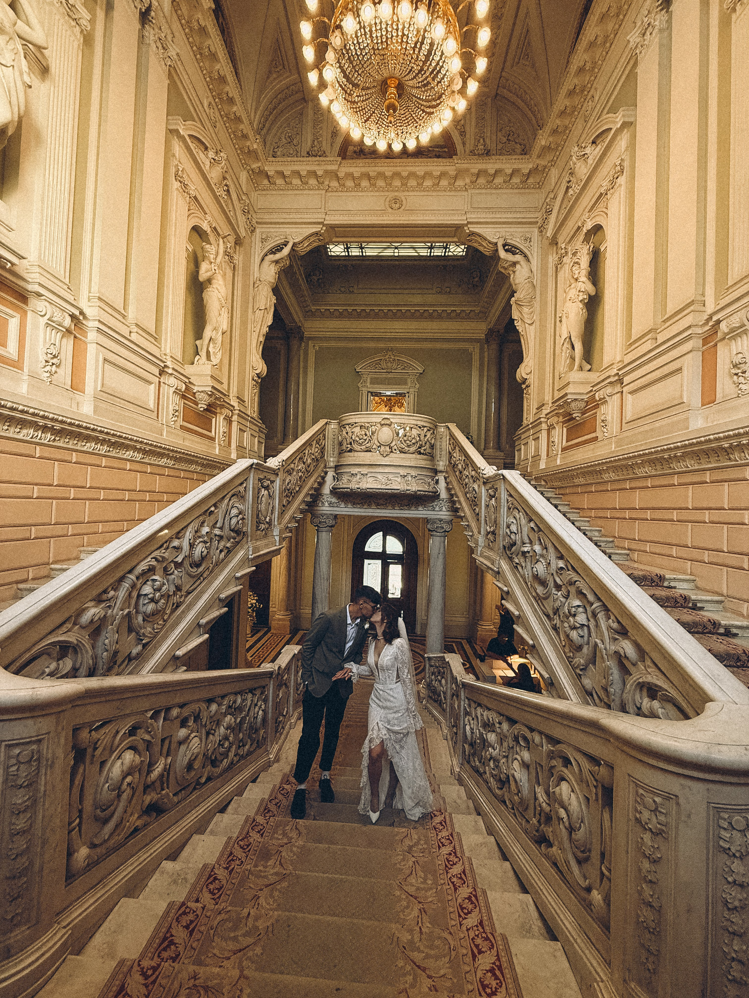 ФОТО НА ТЕЛЕФОН ВО ВРЕМЯ БРАКОСОЧЕТАНИЯ В ПЕРВОМ ДВОРЦЕ И ПРОГУЛКИ. Профессиональный фотограф, Санкт-Петербург — Виктория Богомолова