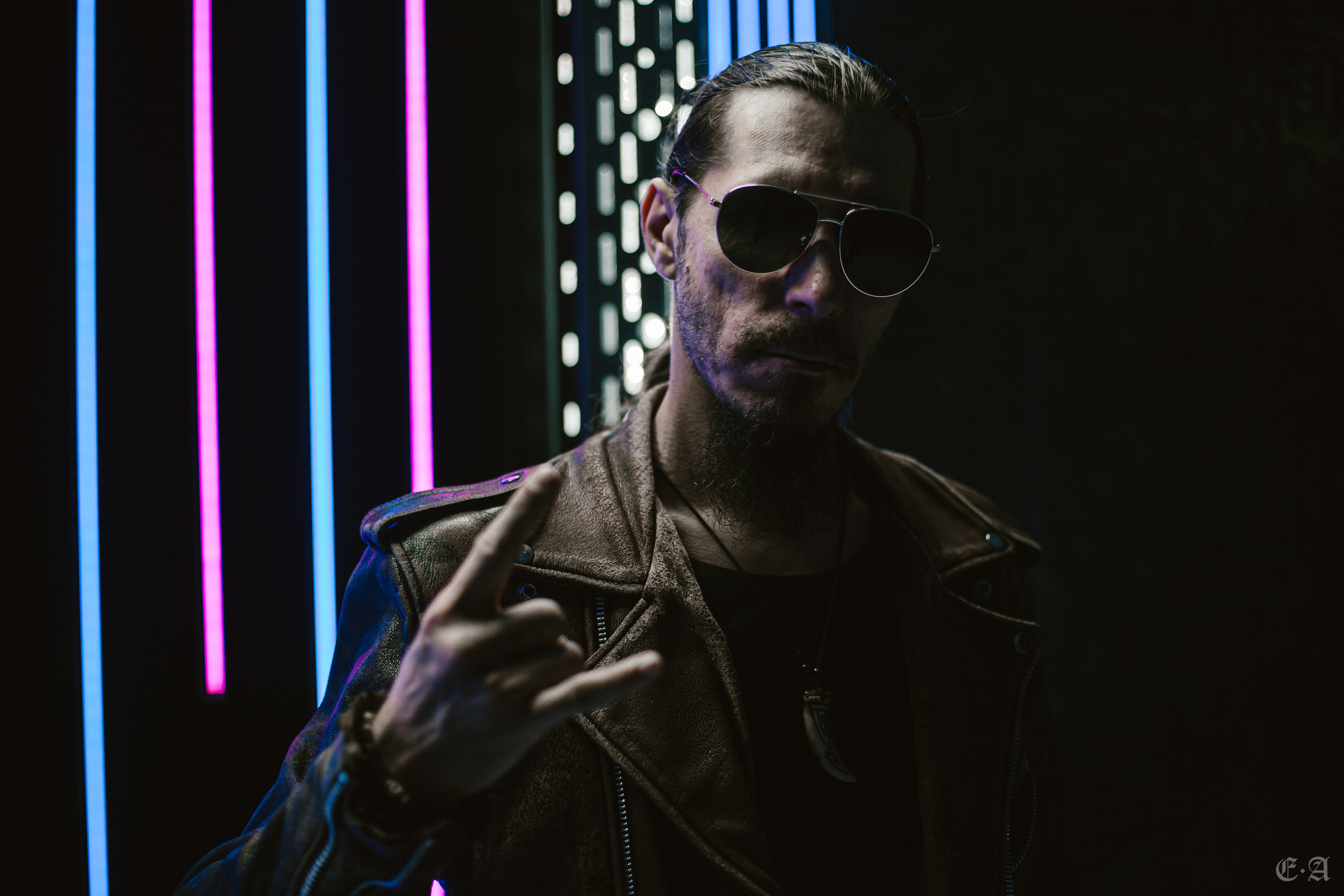 Retrowave «Ворон». Фотограф Ellairen