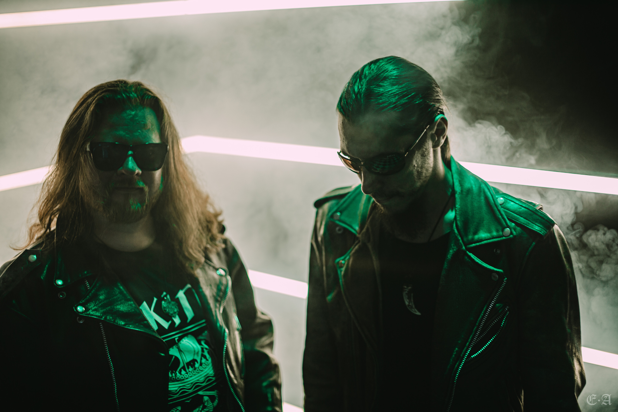 Retrowave «Ворон». Фотограф Ellairen