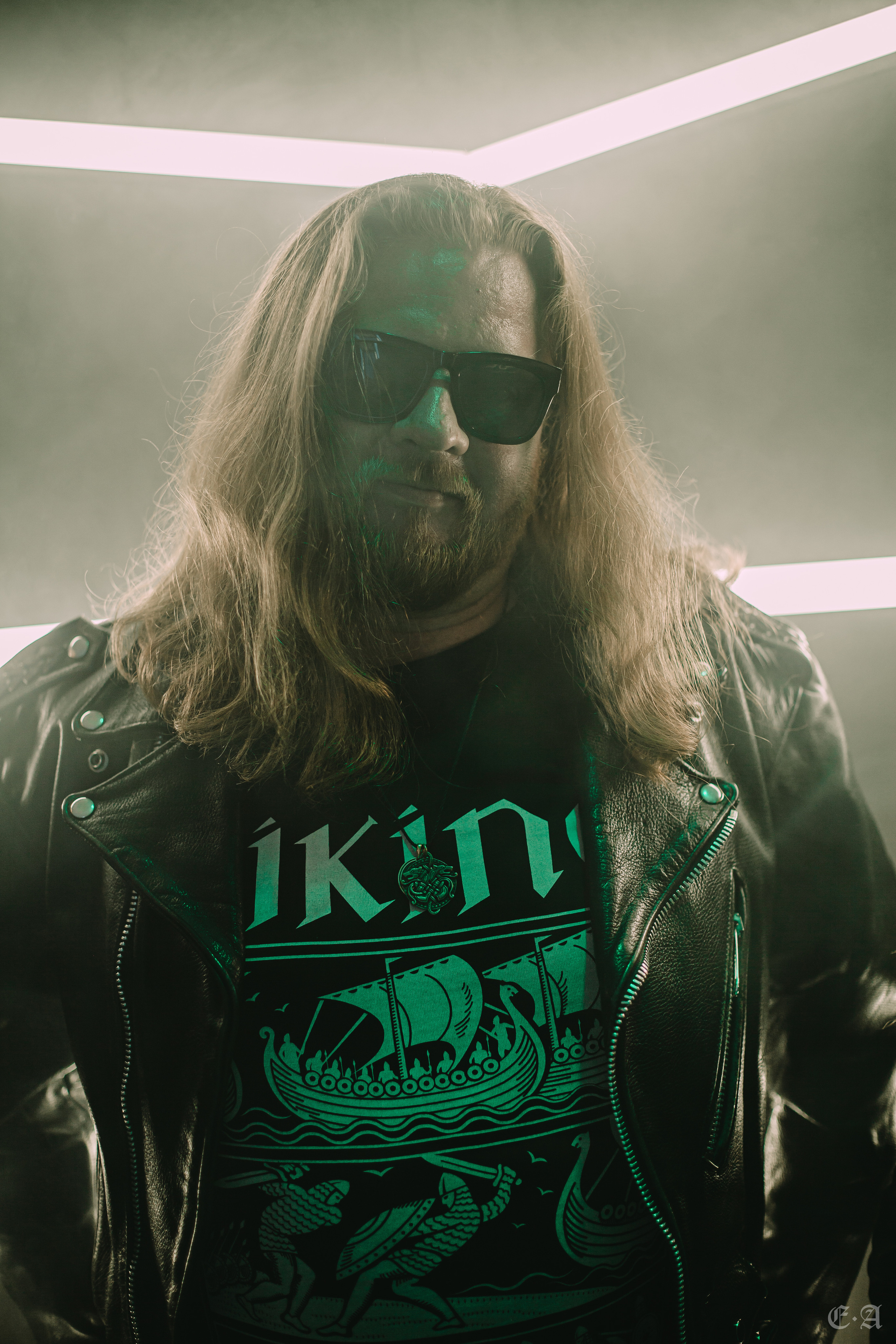 Retrowave «Ворон». Фотограф Ellairen