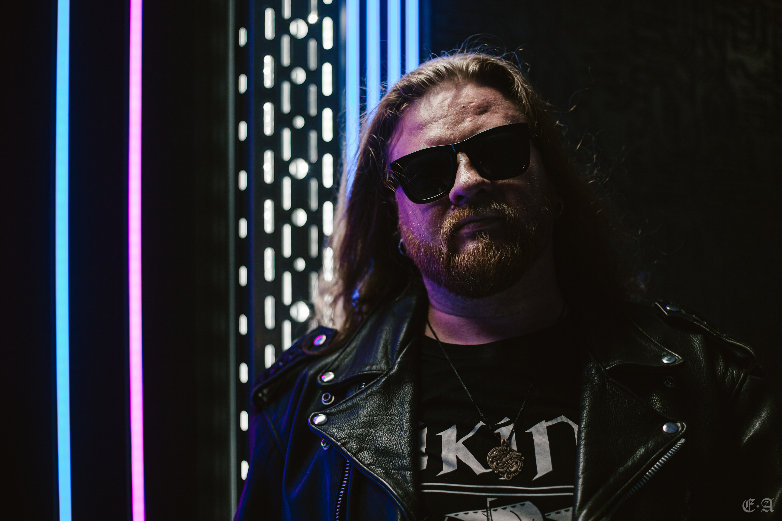 Retrowave «Ворон». Фотограф Ellairen