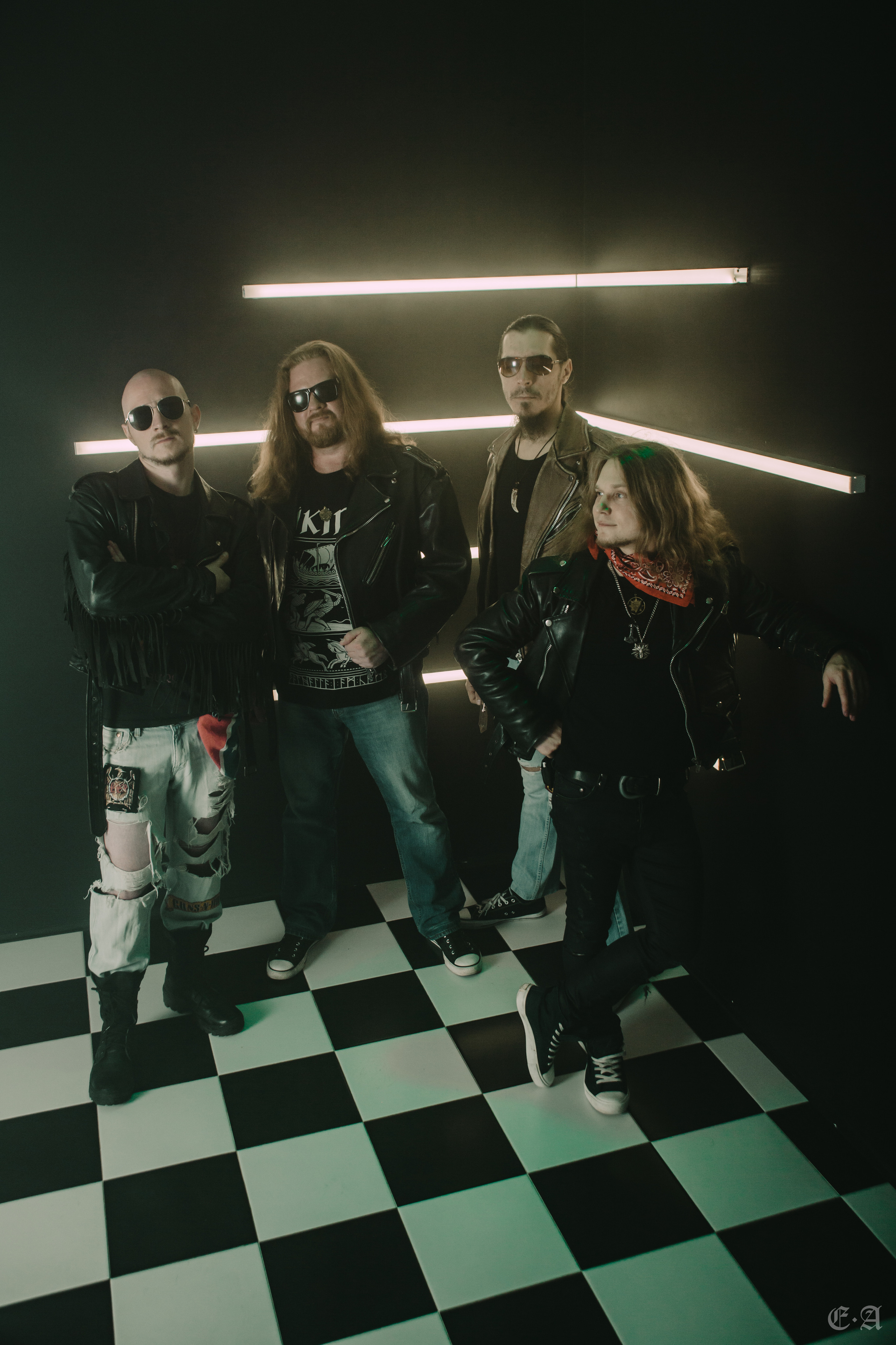 Retrowave «Ворон». Фотограф Ellairen