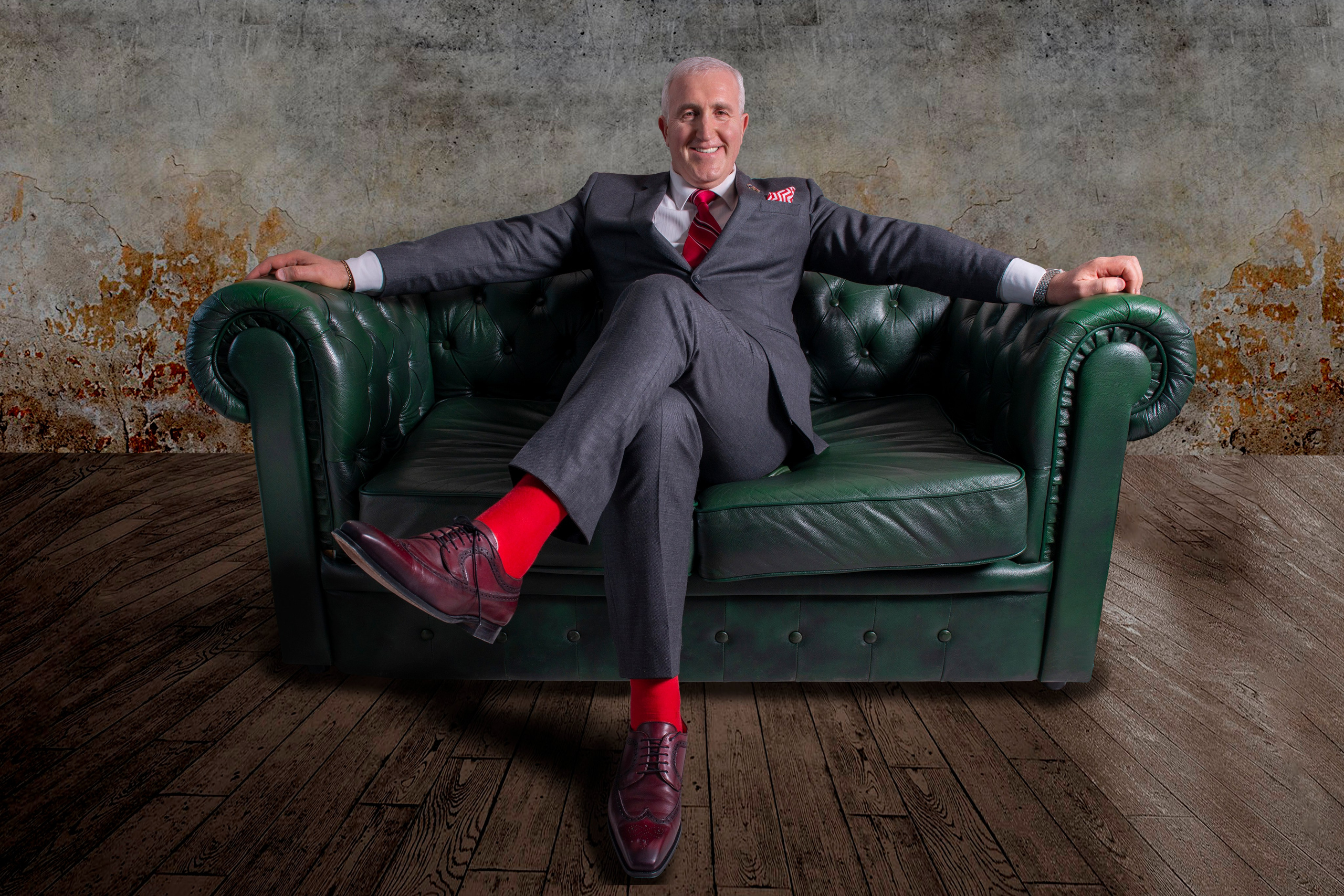 Мужской бизнес портрет. Индивидуальная фотосессия. Деловая фотосессия в студии Екатеринбург, Москва