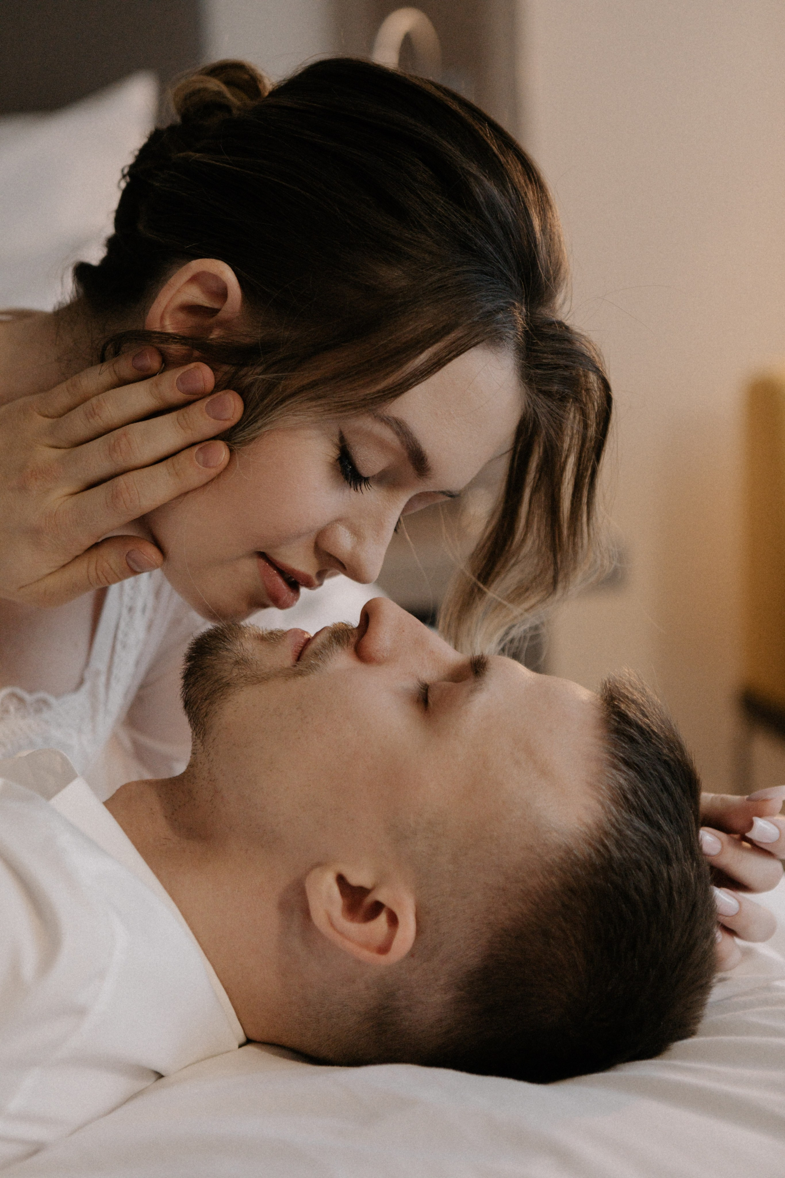 Ксюша и Илья. Утро в отеле роспись в Birds. Свадебный и портретный фотограф в Москве Анастасия Масюк