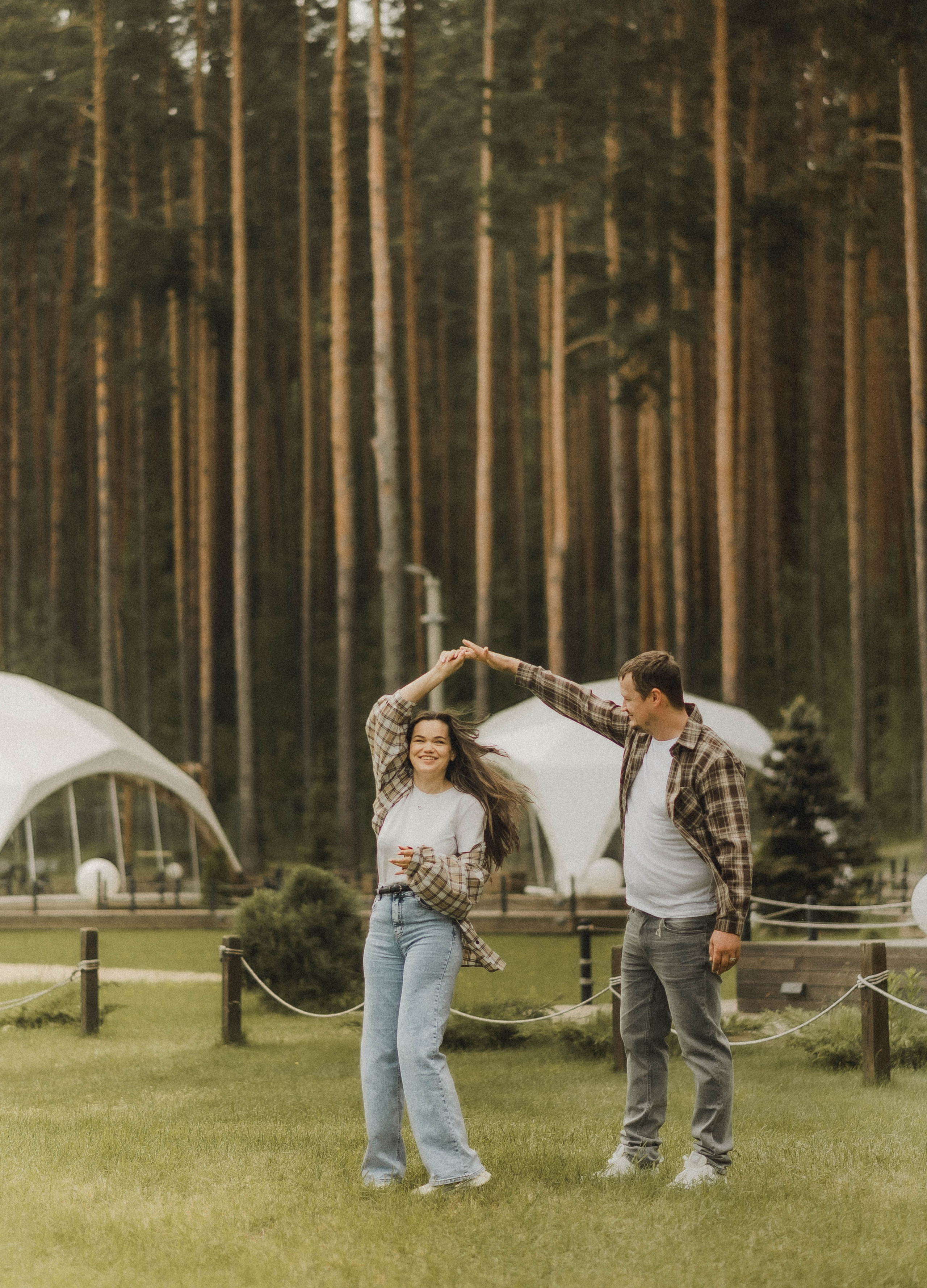 Любовь на берегу озера. Ваш личный фотограф в Пскове Анаис Рамирез
