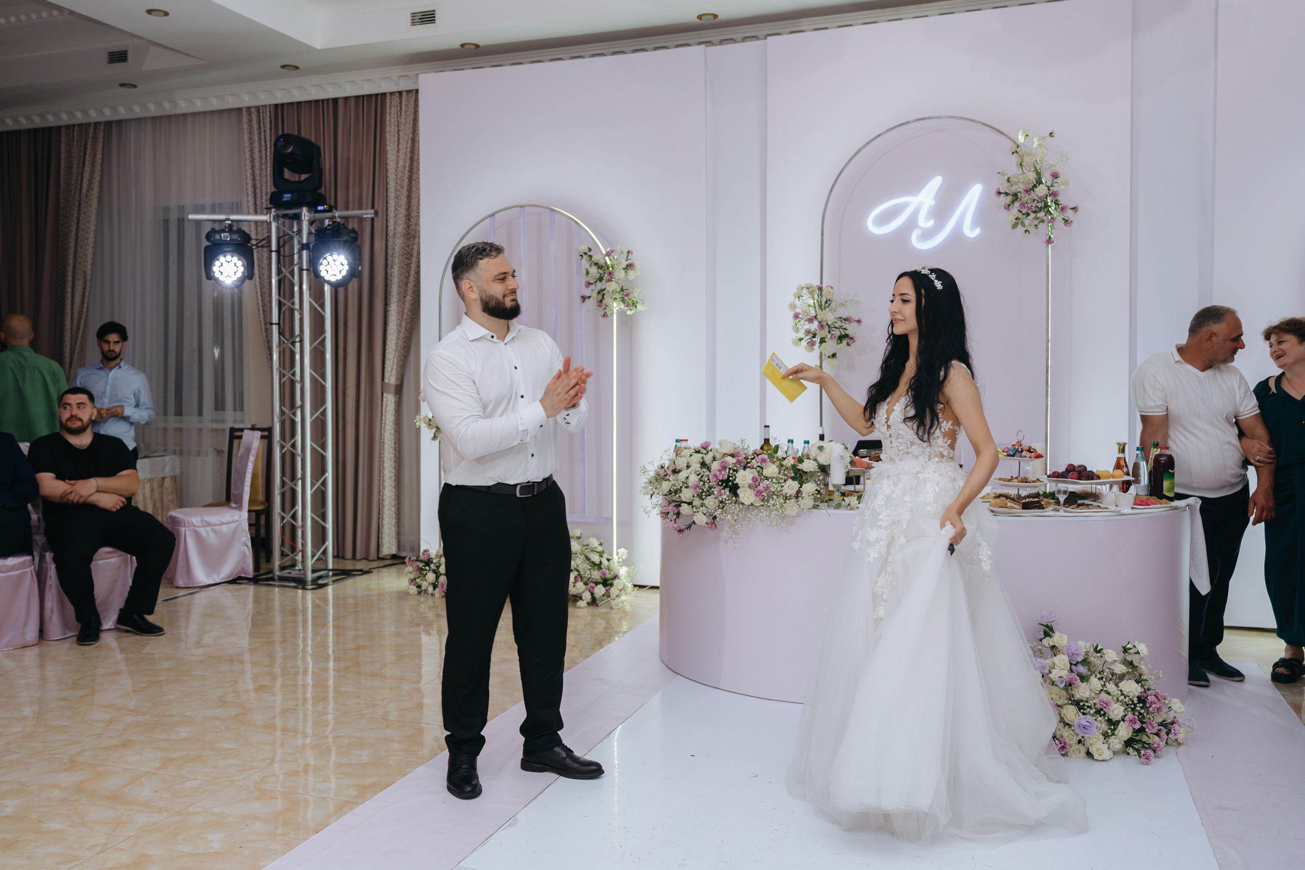 Артем и Лусине. Свадебный фотограф Красноярск Вязьминова Мария