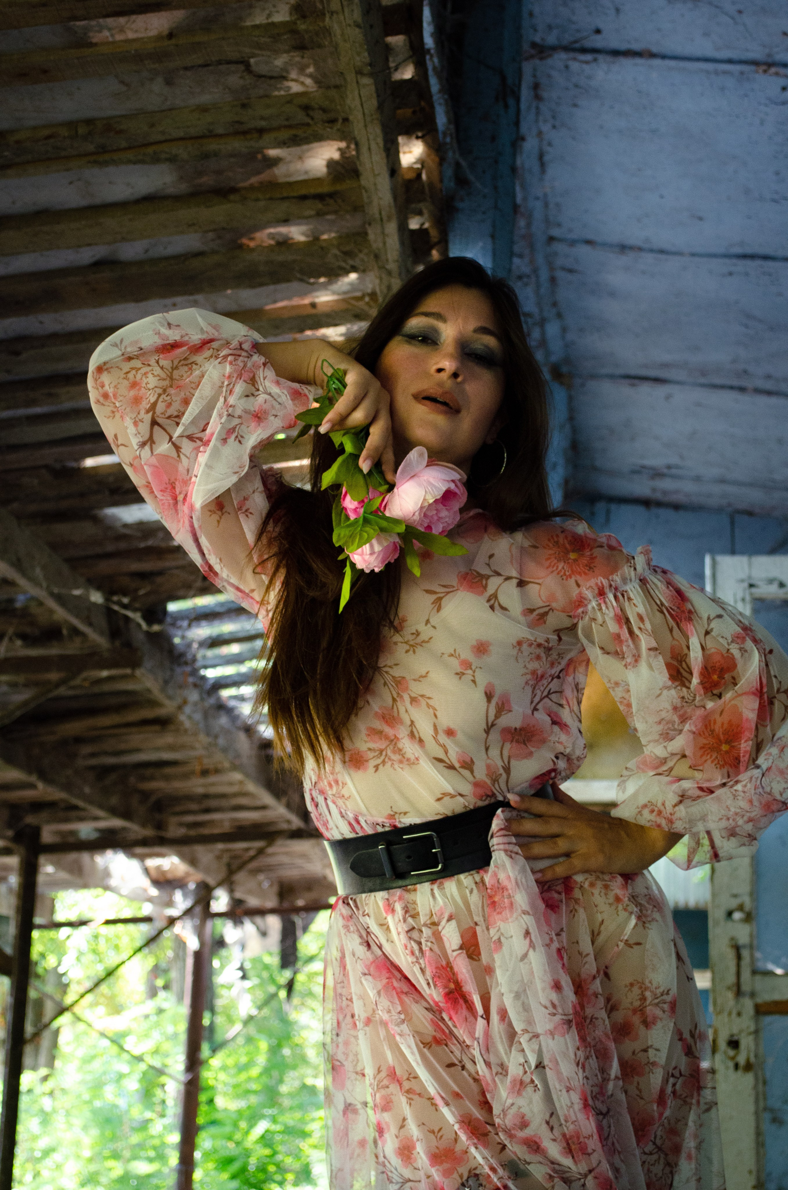 Ирина. Заброшке в стиле Voque. Портретный фотограф в Краснодаре Юлия Кудряшова