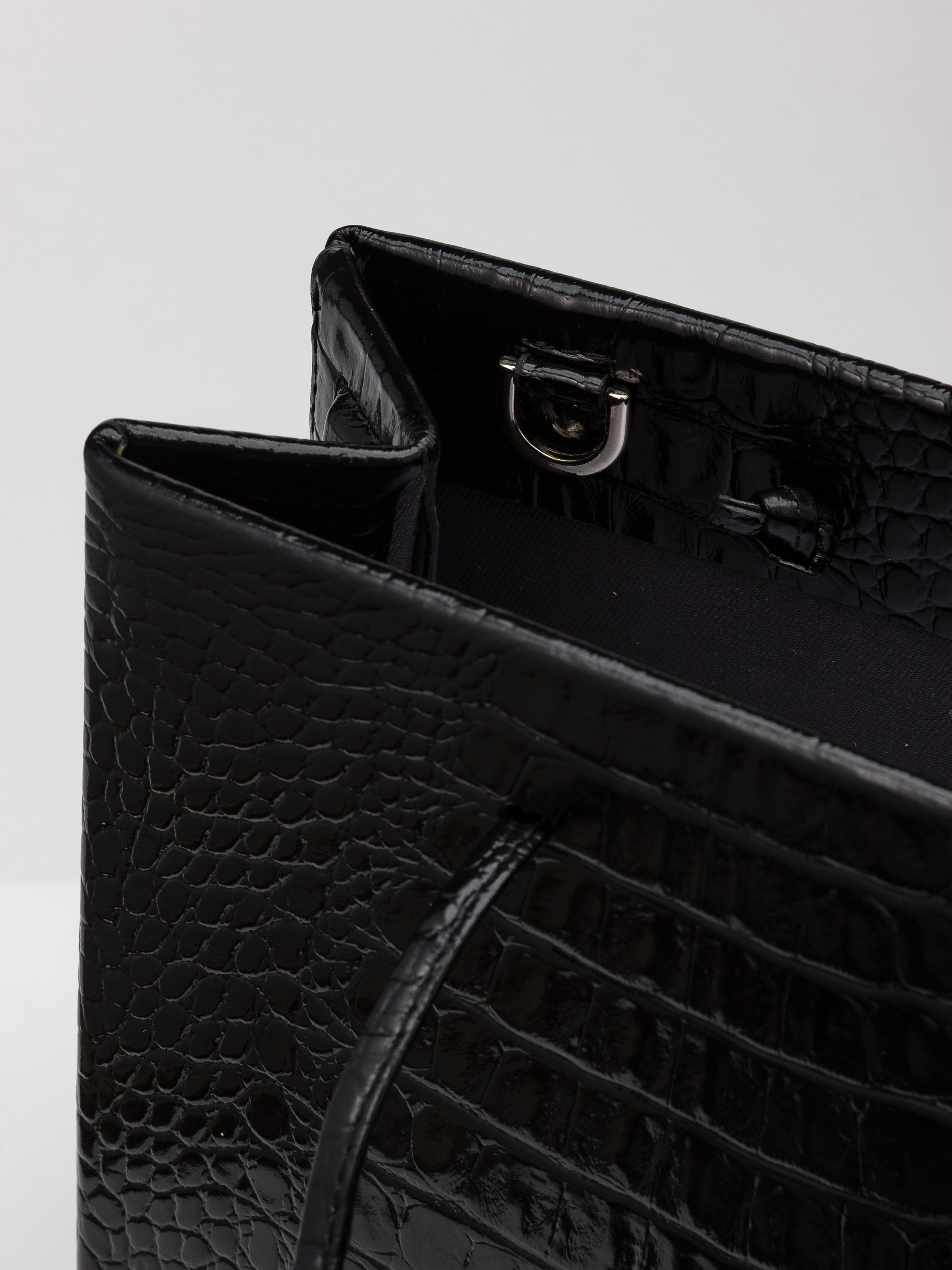 Фотосъёмка сумок и кошельков для маркетплейсов. Профессиональный фотограф в Санкт-Петербурге. Сергей Пушкин