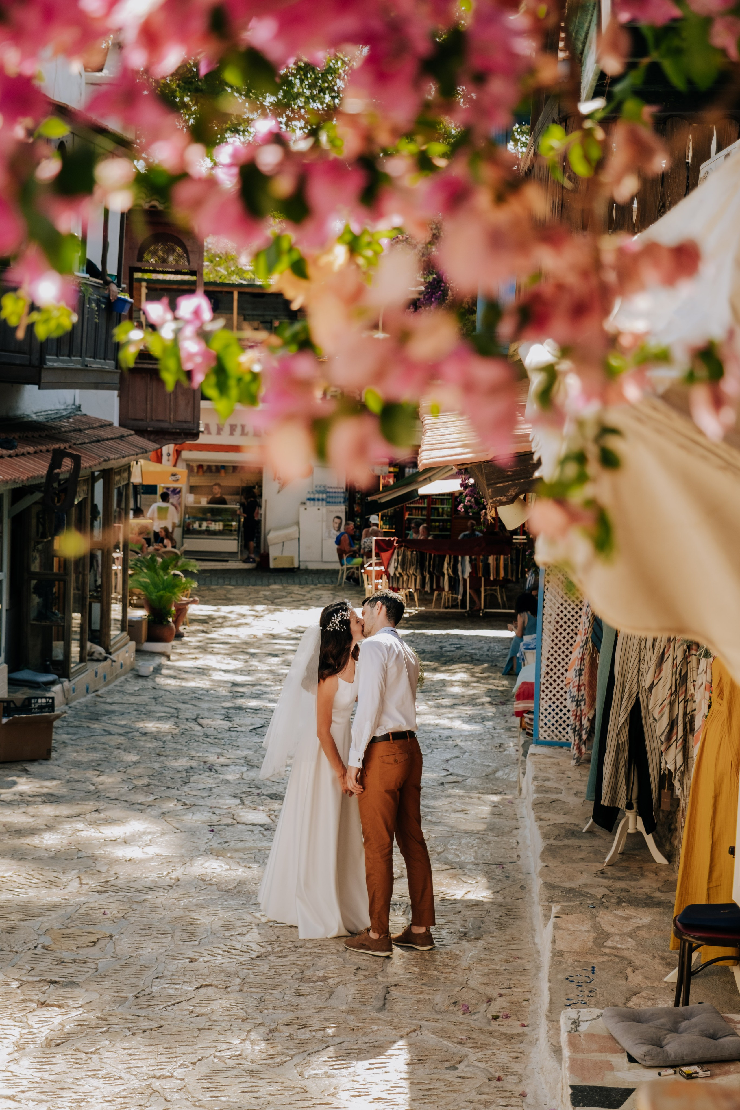 История Лари и Ланы